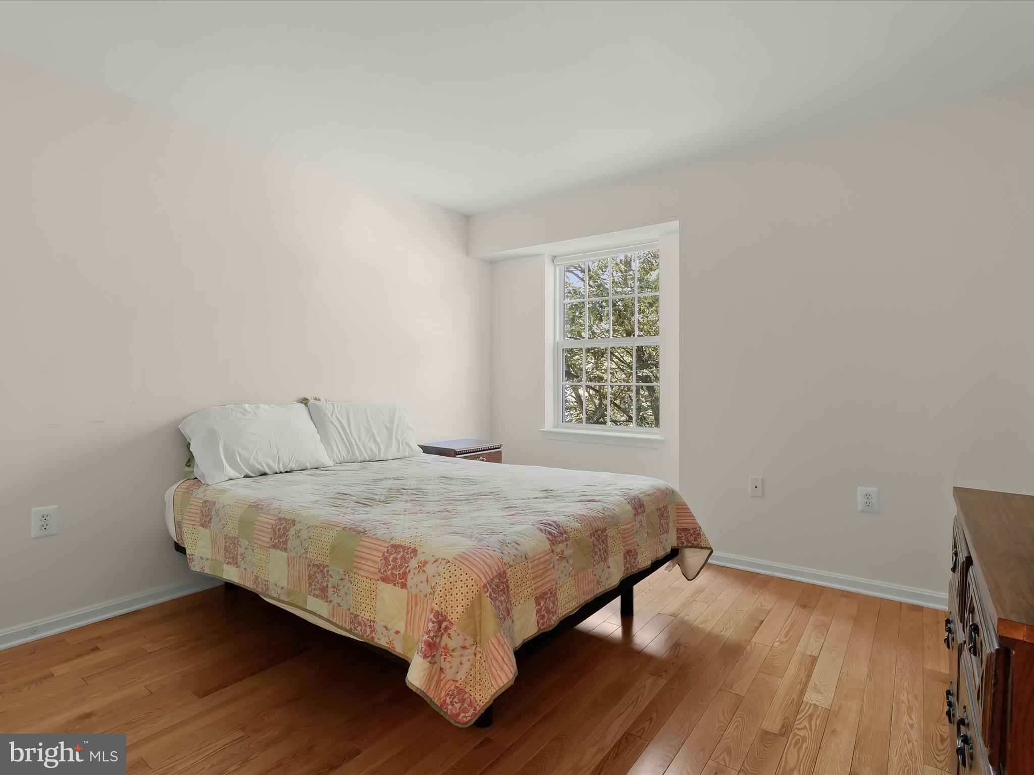 GOLDSBOROUGH MANOR - Residential