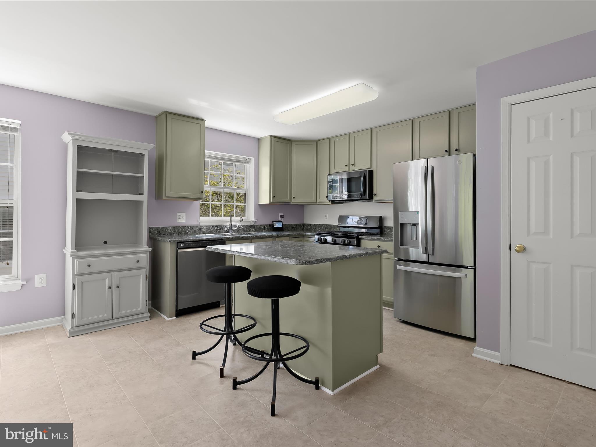 GOLDSBOROUGH MANOR - Residential