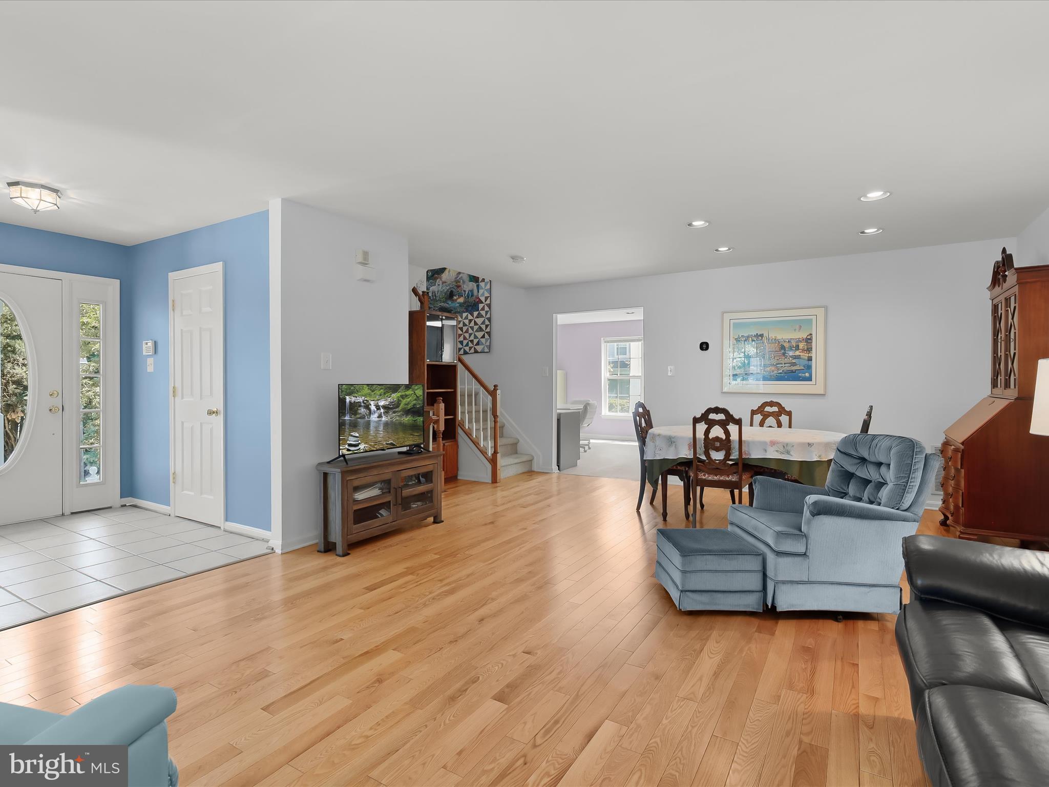 GOLDSBOROUGH MANOR - Residential