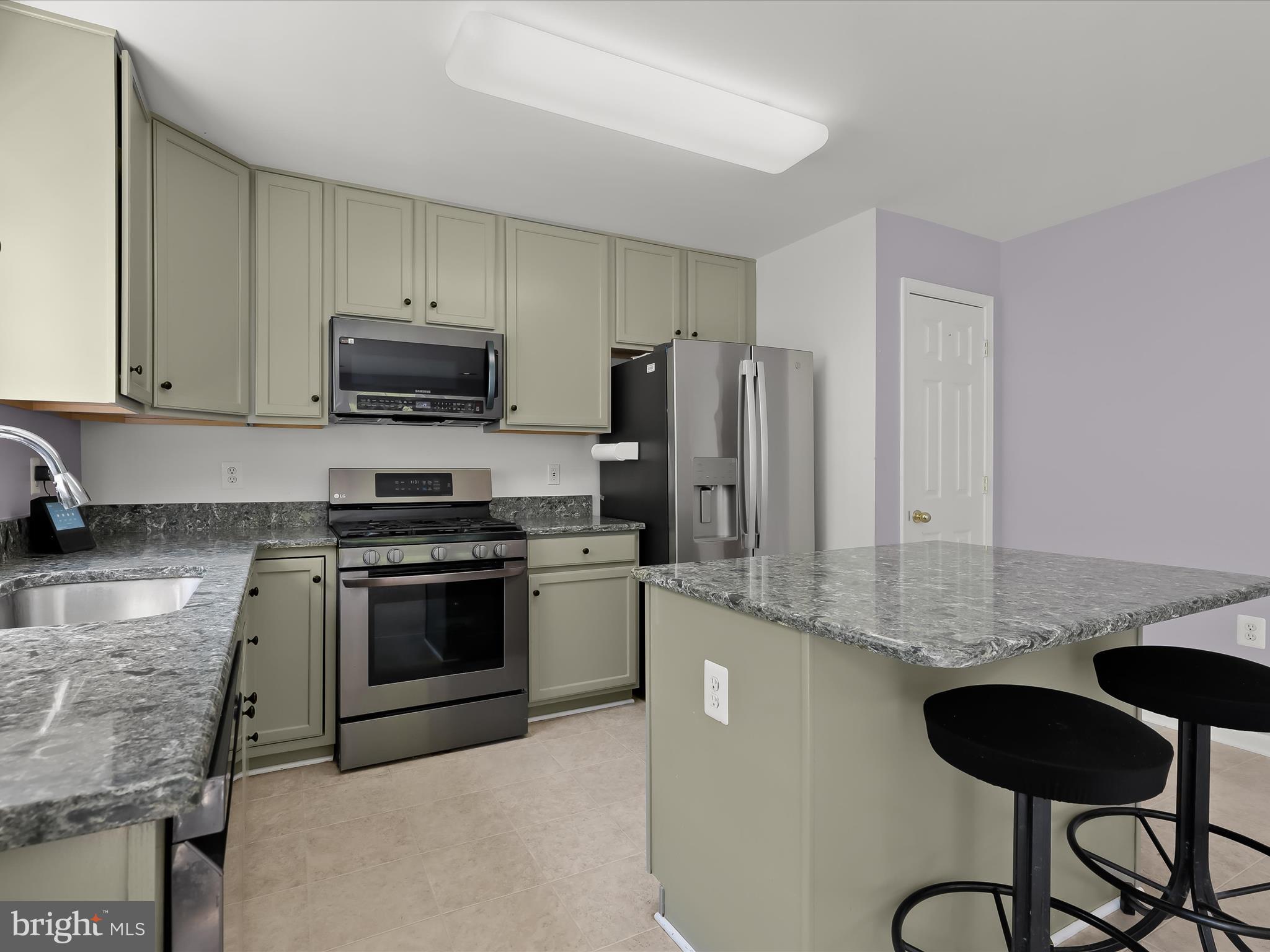 GOLDSBOROUGH MANOR - Residential