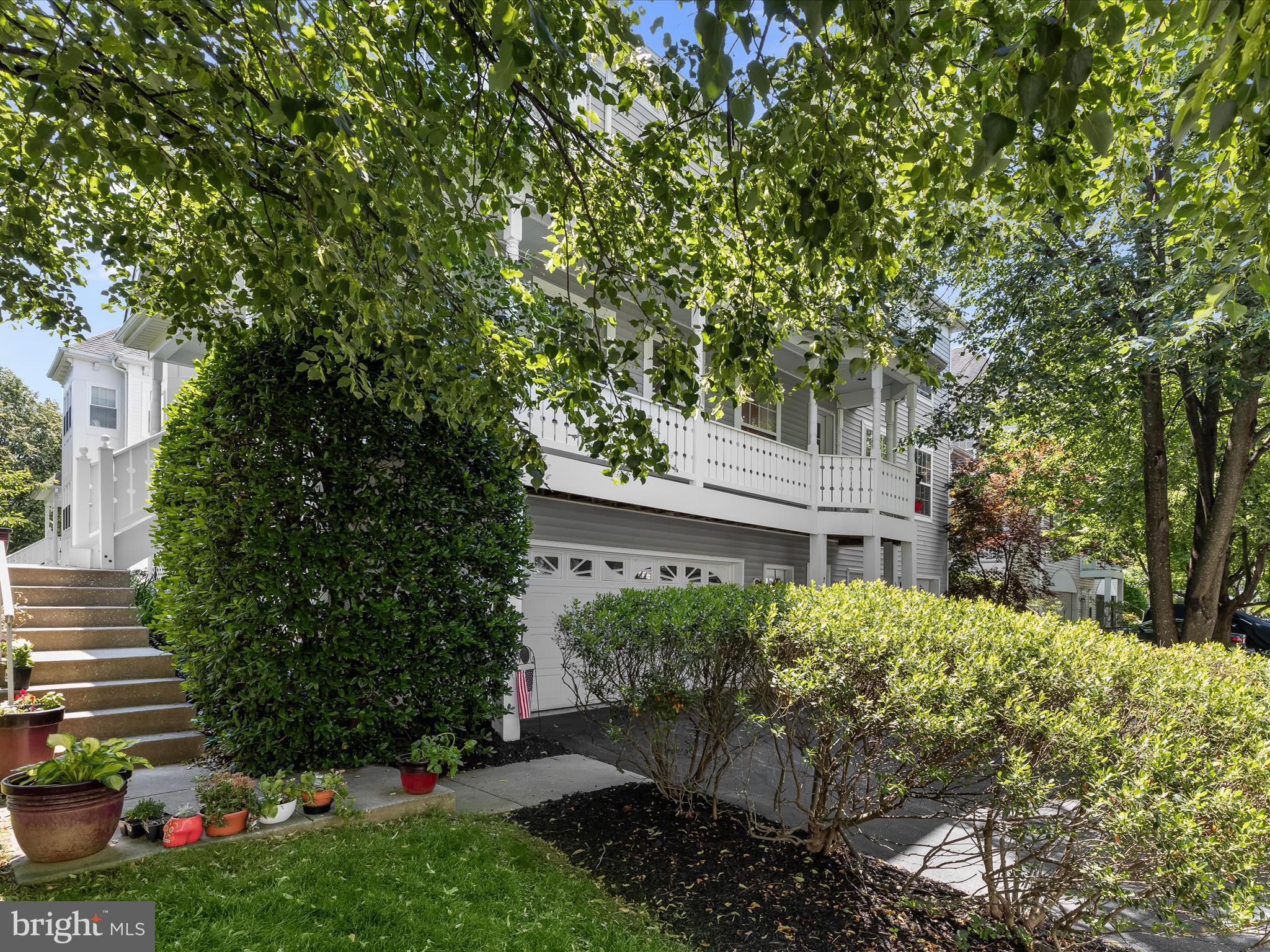 GOLDSBOROUGH MANOR - Residential