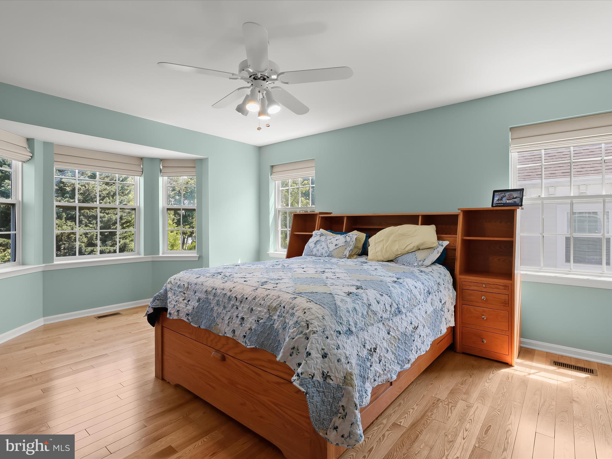 GOLDSBOROUGH MANOR - Residential