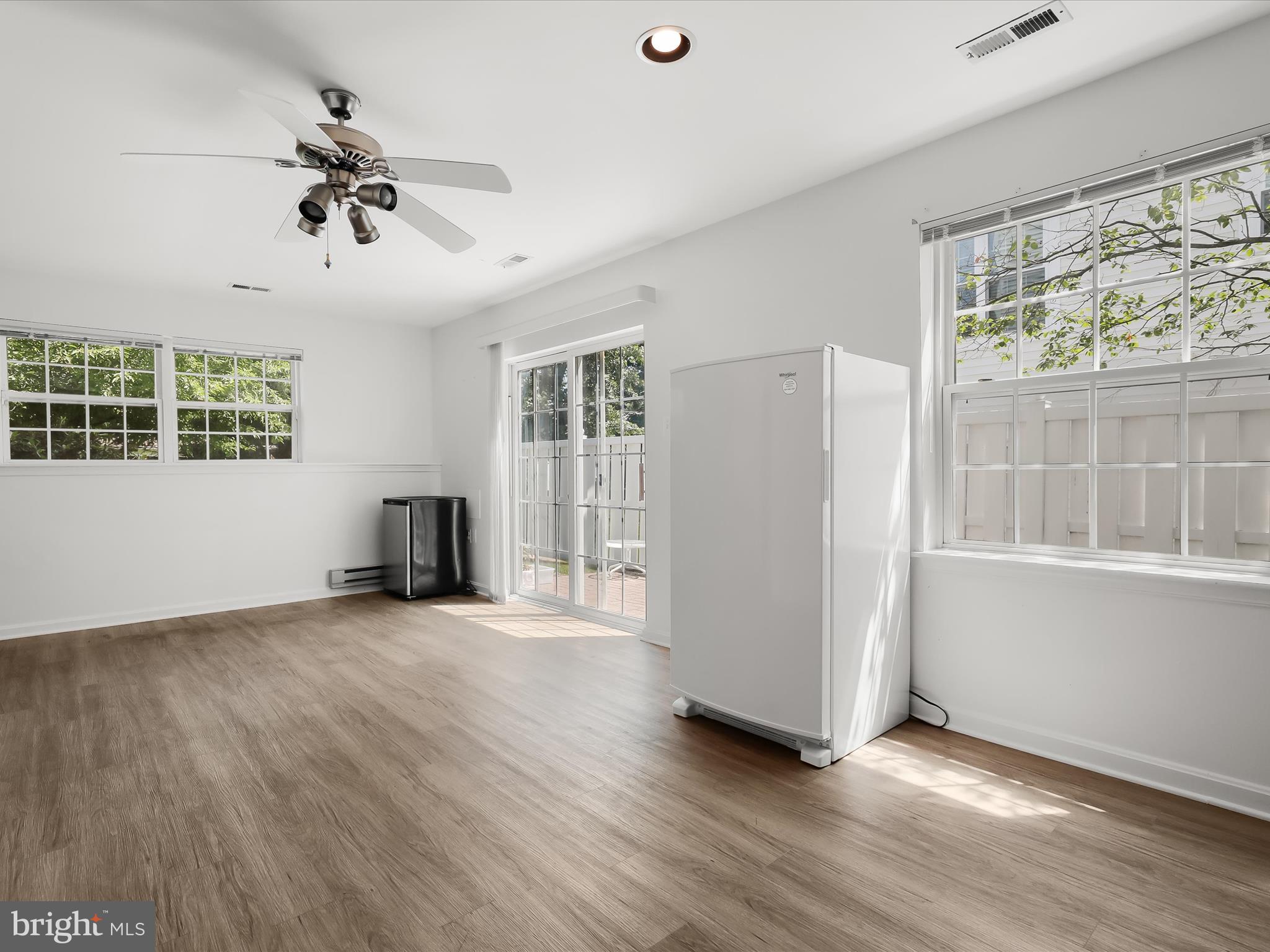 GOLDSBOROUGH MANOR - Residential