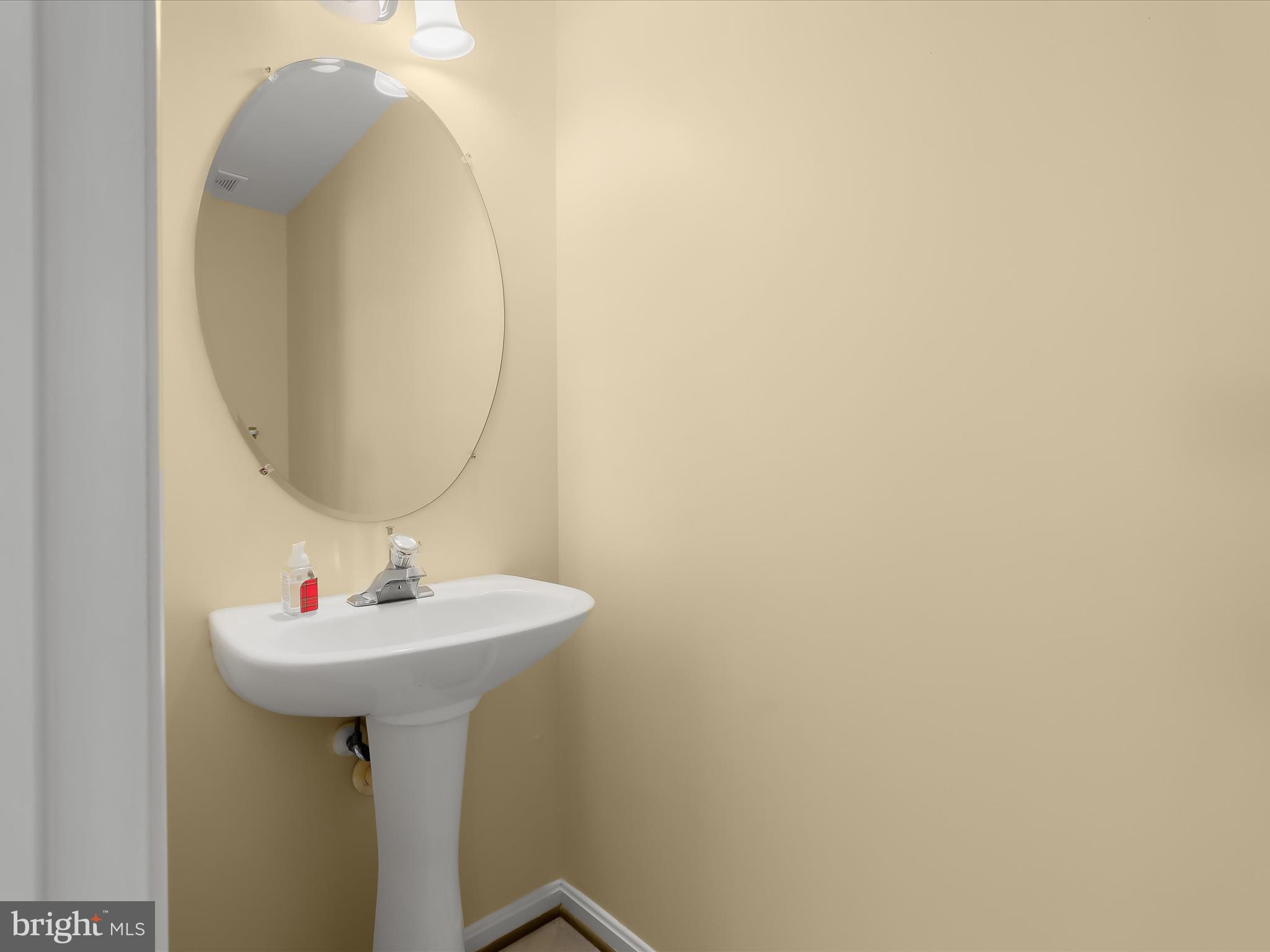 GOLDSBOROUGH MANOR - Residential