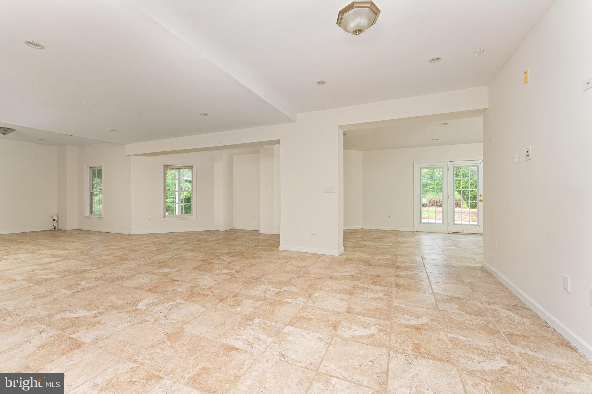 ELLIS PLANTATION - Residential