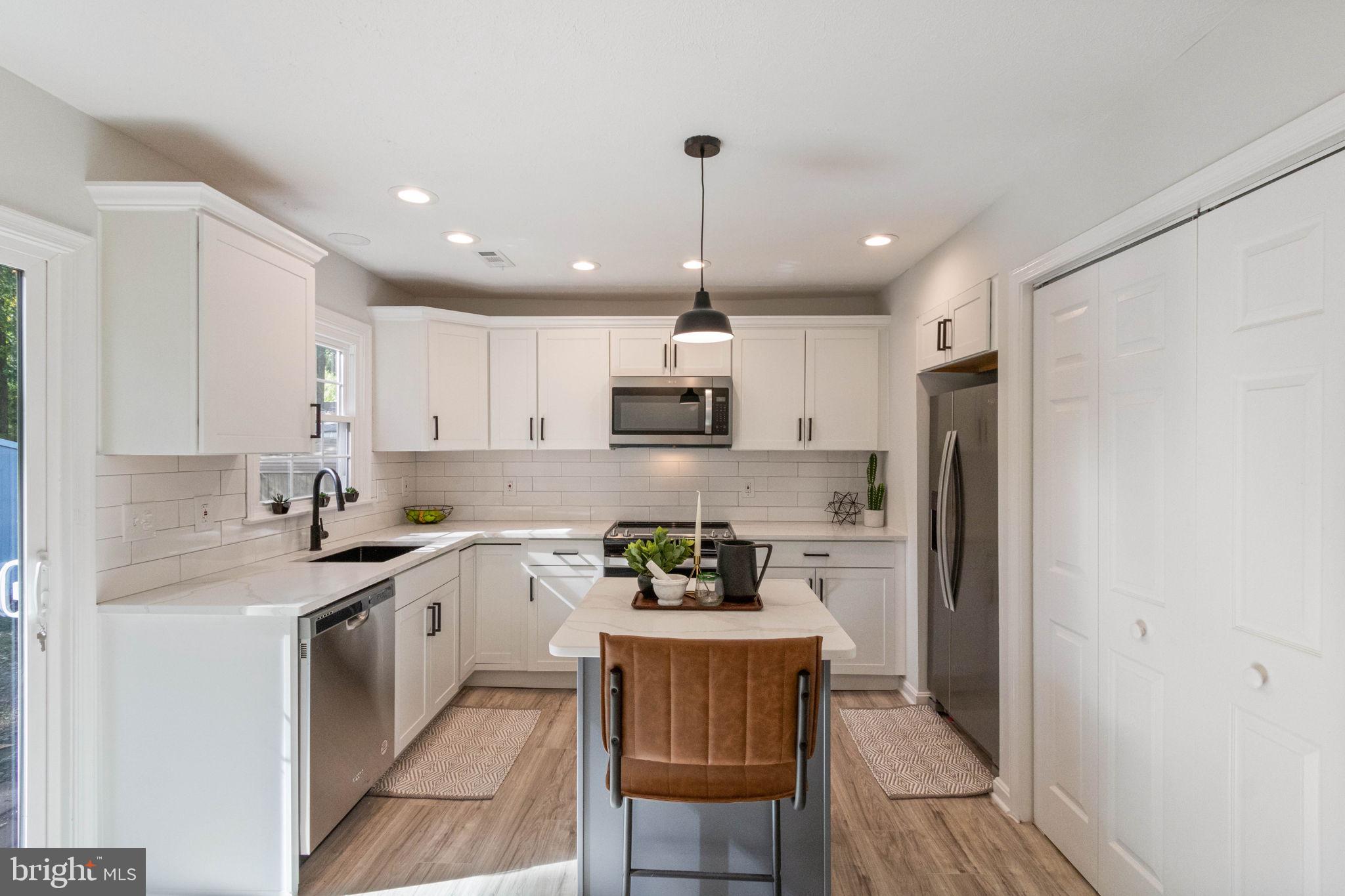 FRANKLIN MANOR BEACH - Residential