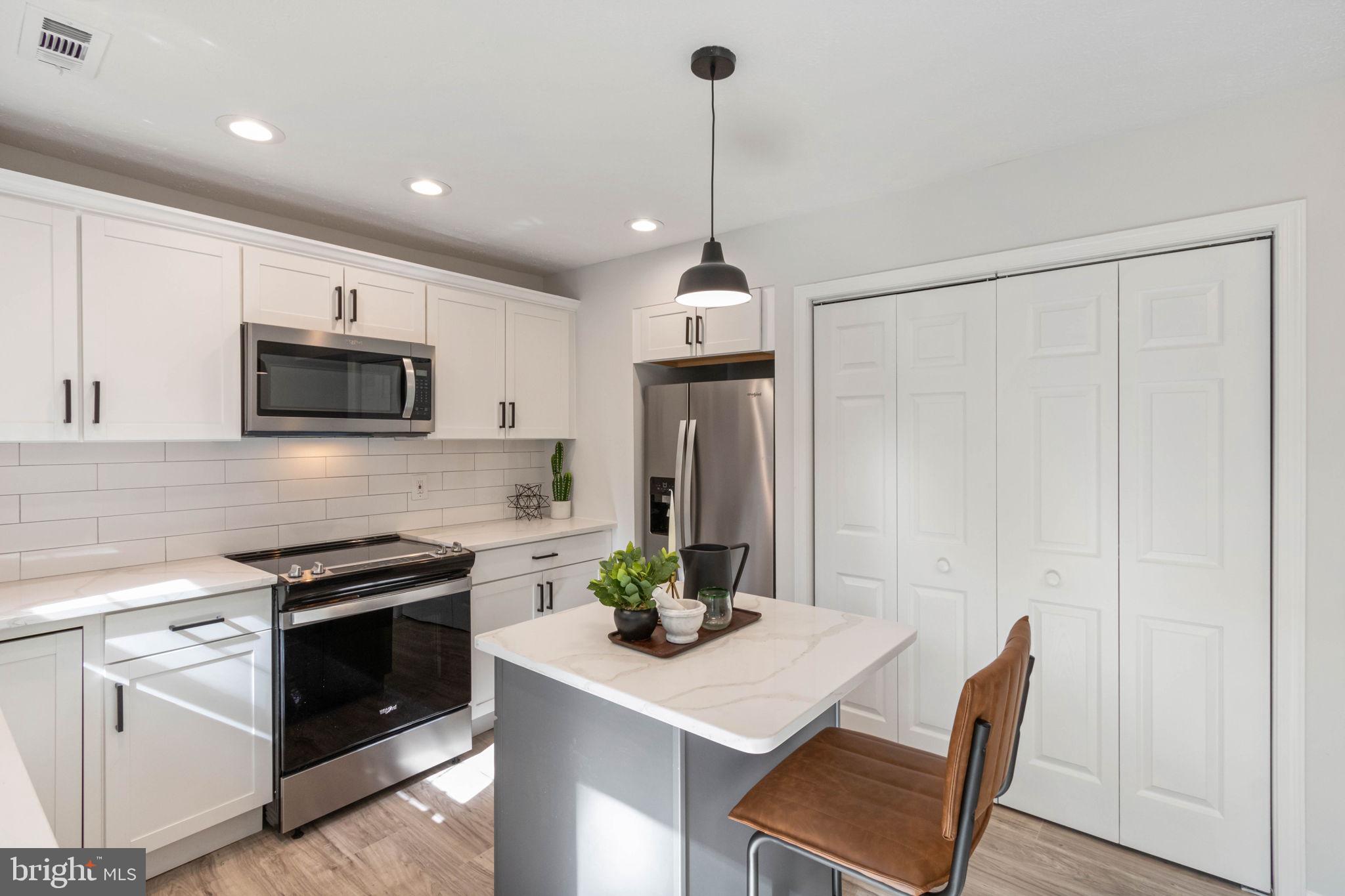 FRANKLIN MANOR BEACH - Residential