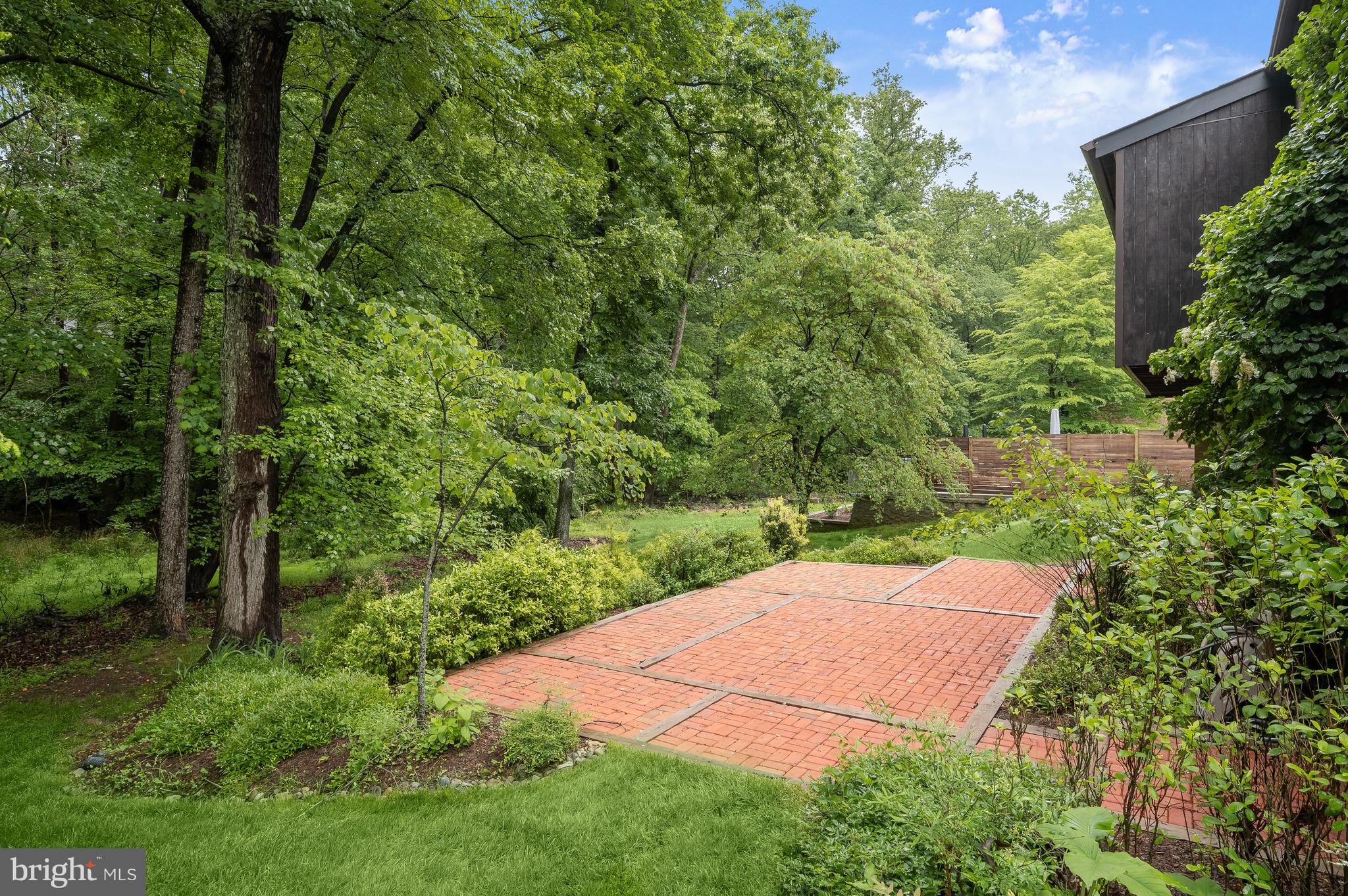 EAST GATE OF POTOMAC - Residential