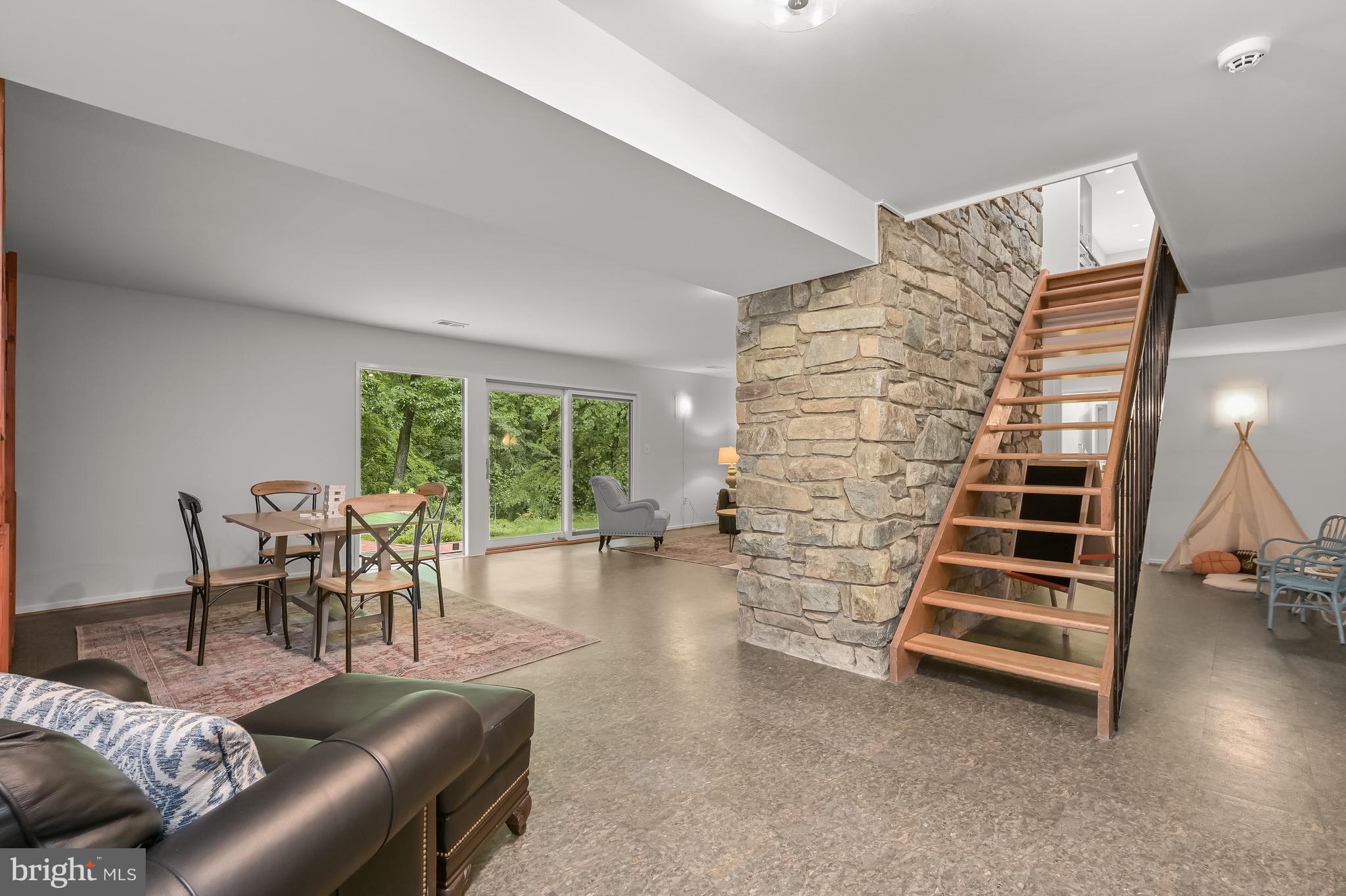 EAST GATE OF POTOMAC - Residential