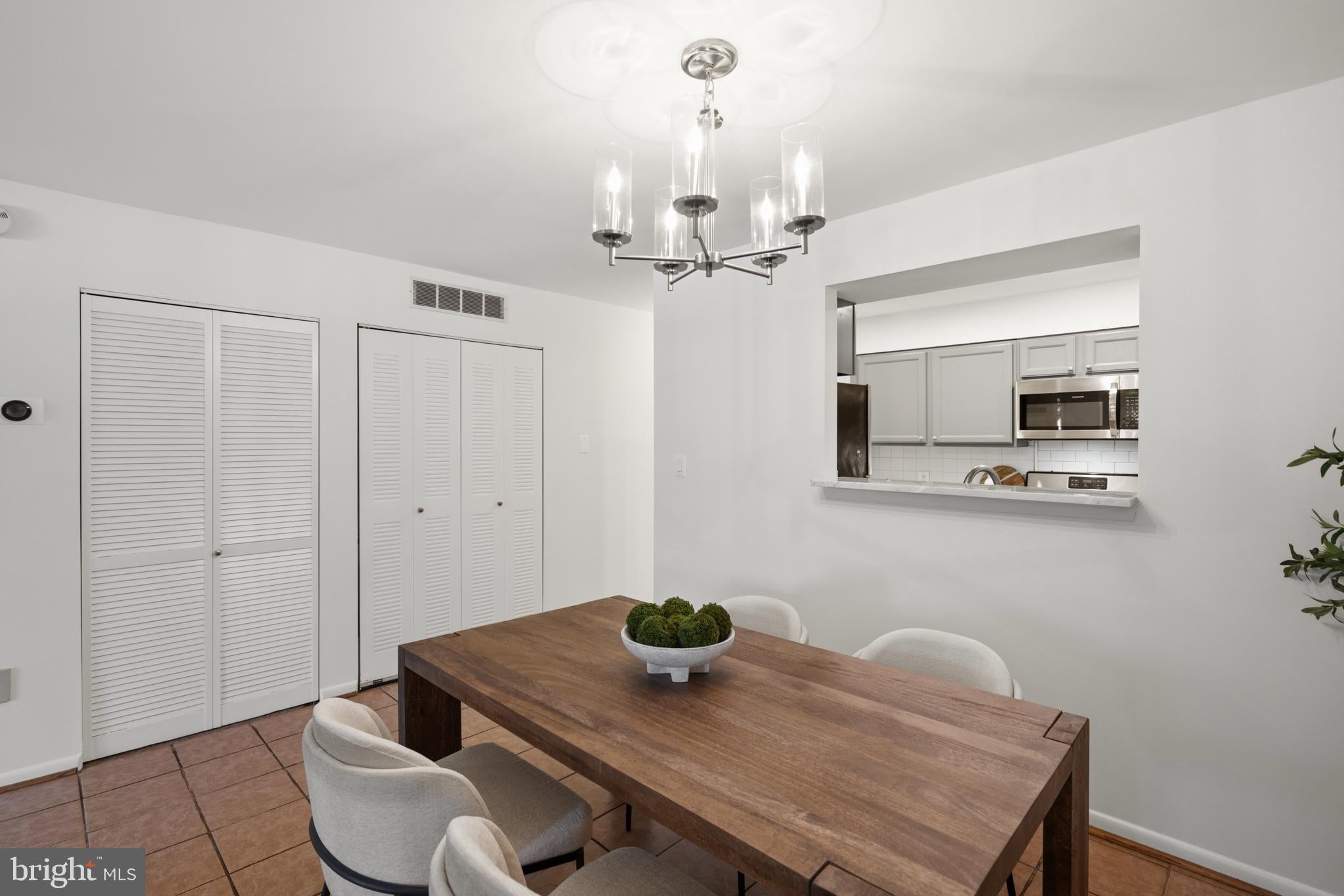 1033 MICHIGAN AVENUE NE 1033