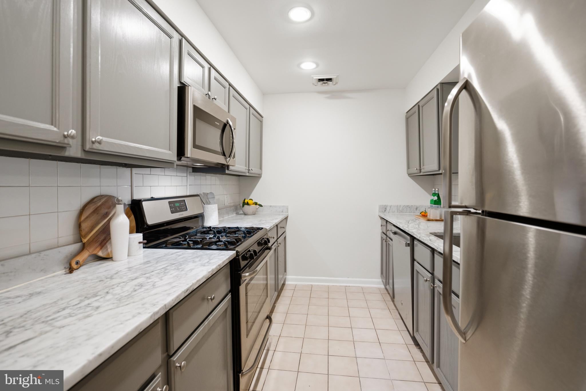 1033 MICHIGAN AVENUE NE 1033