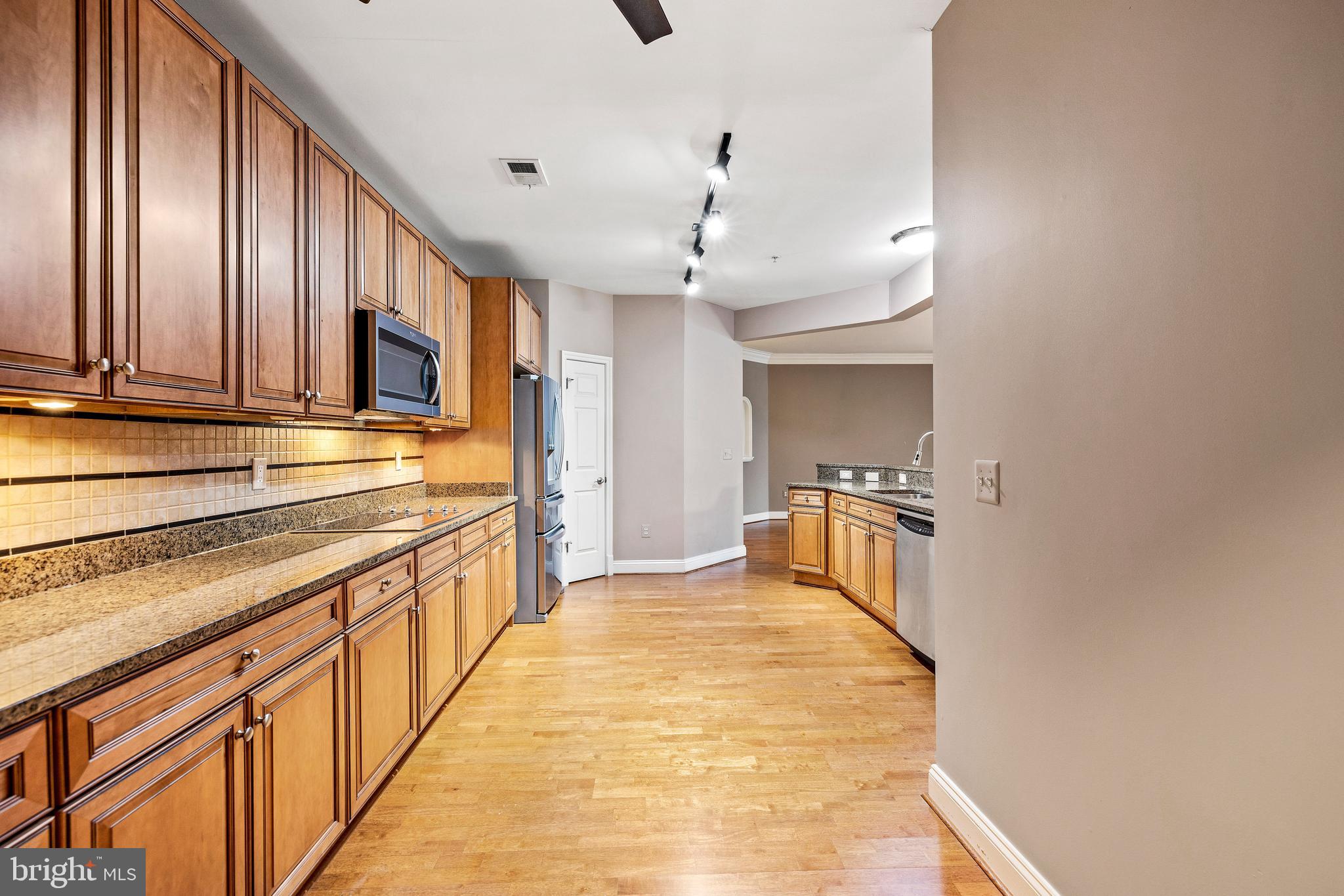 THE BLUFFS AT QUARRY LAKE - Residential