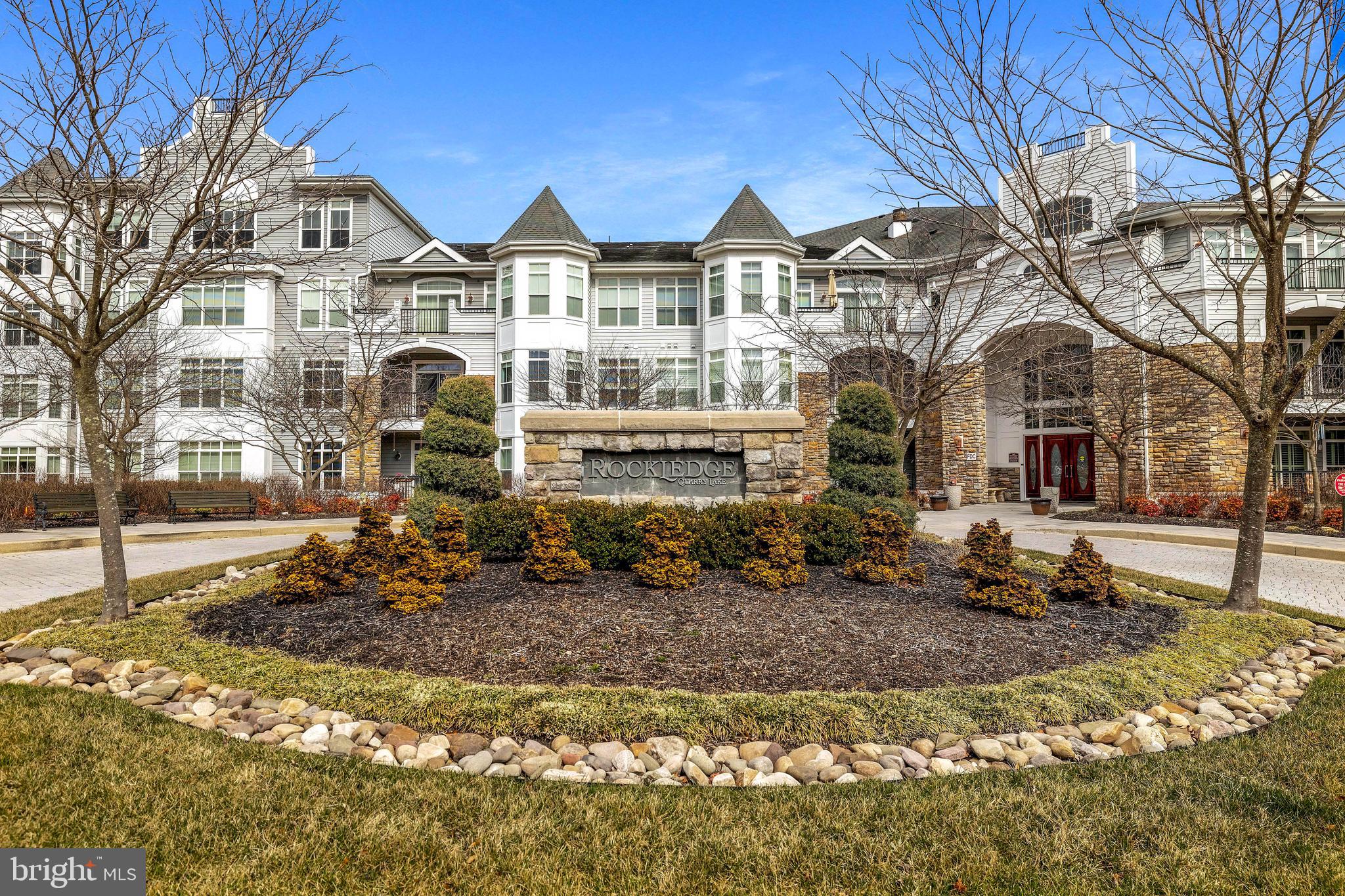 THE BLUFFS AT QUARRY LAKE - Residential