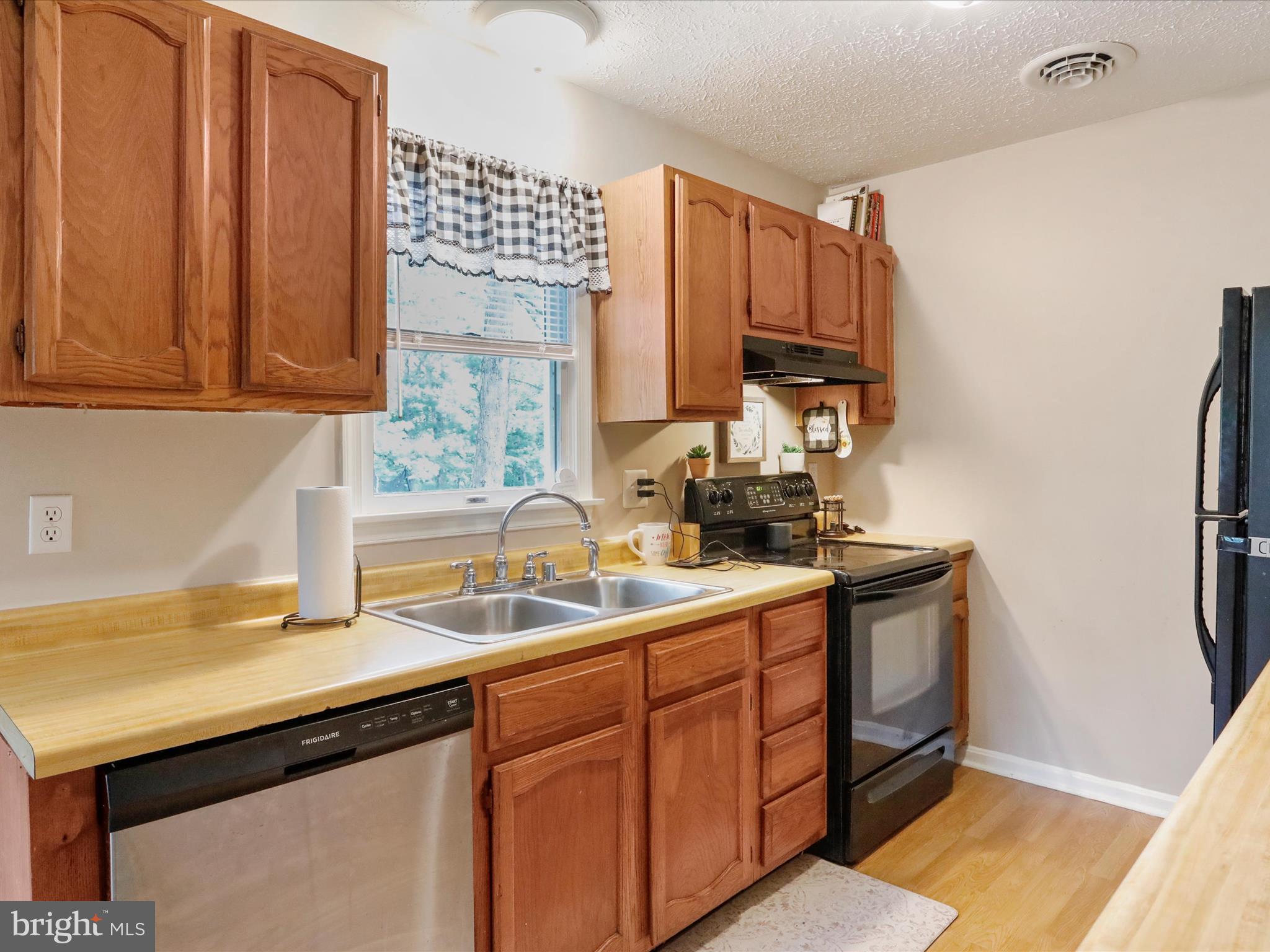 ROYAL VIEW ESTATES - Residential