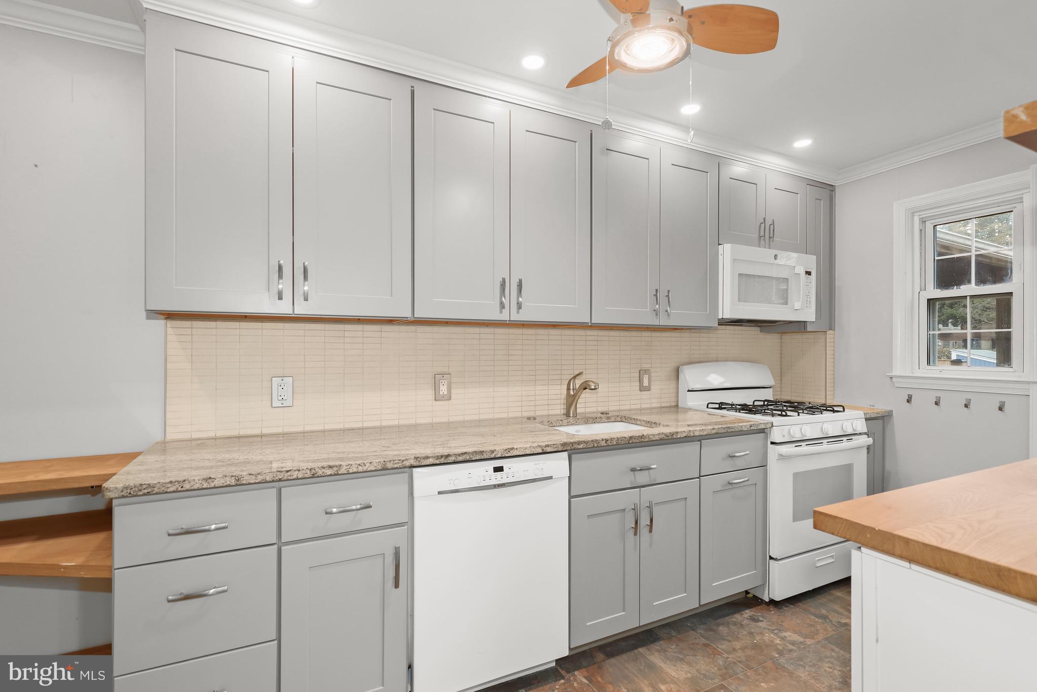 KNETTISHALL - Residential Lease