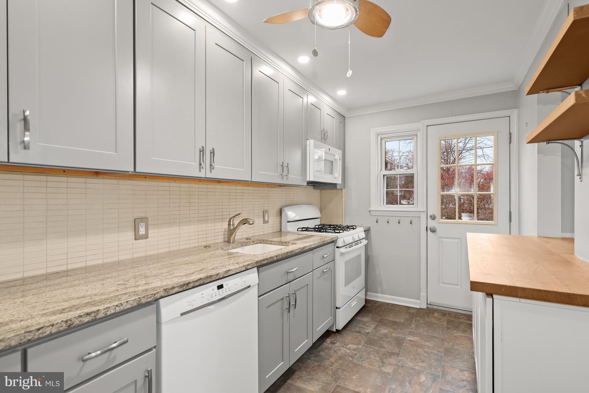 KNETTISHALL - Residential Lease