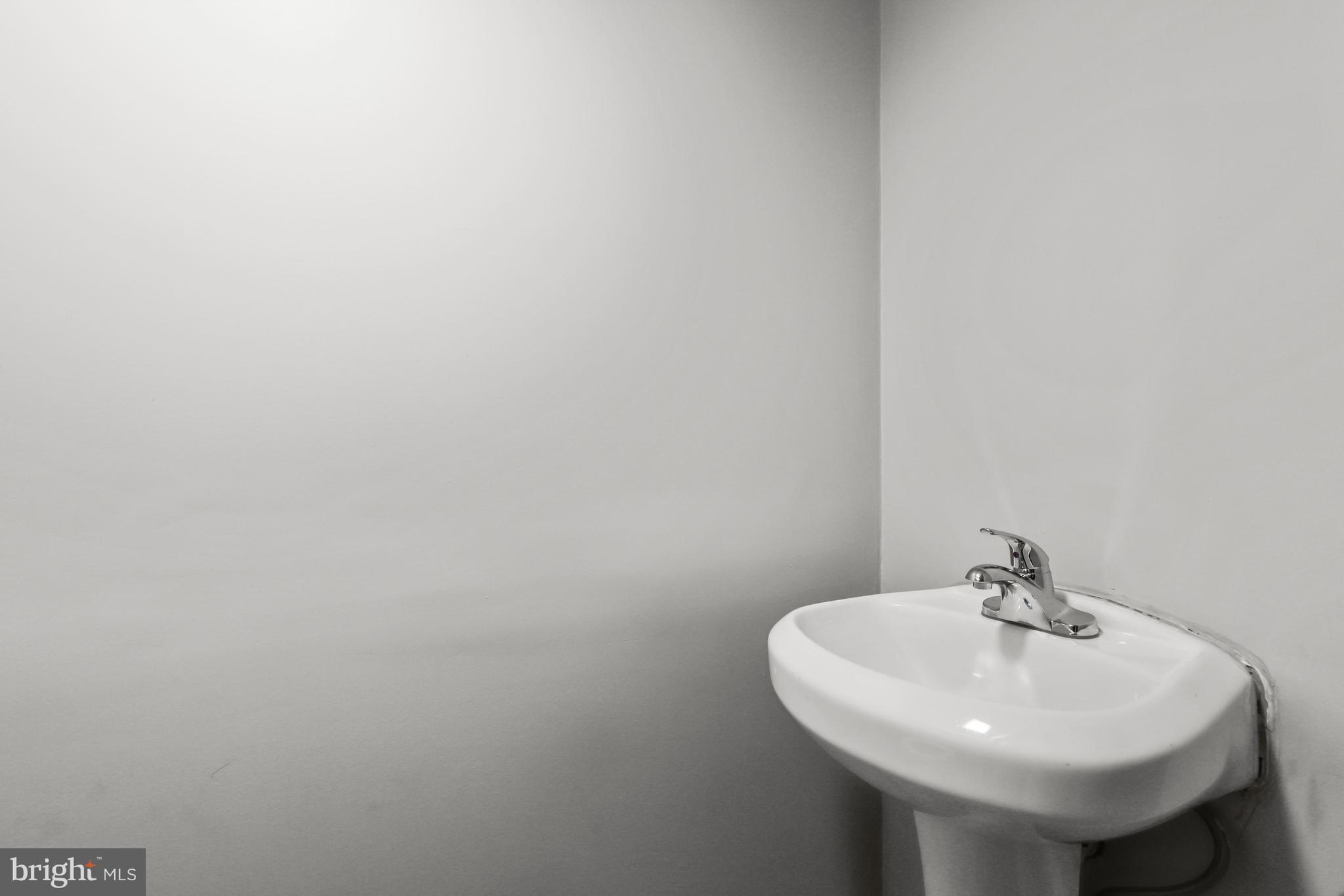 KNETTISHALL - Residential Lease