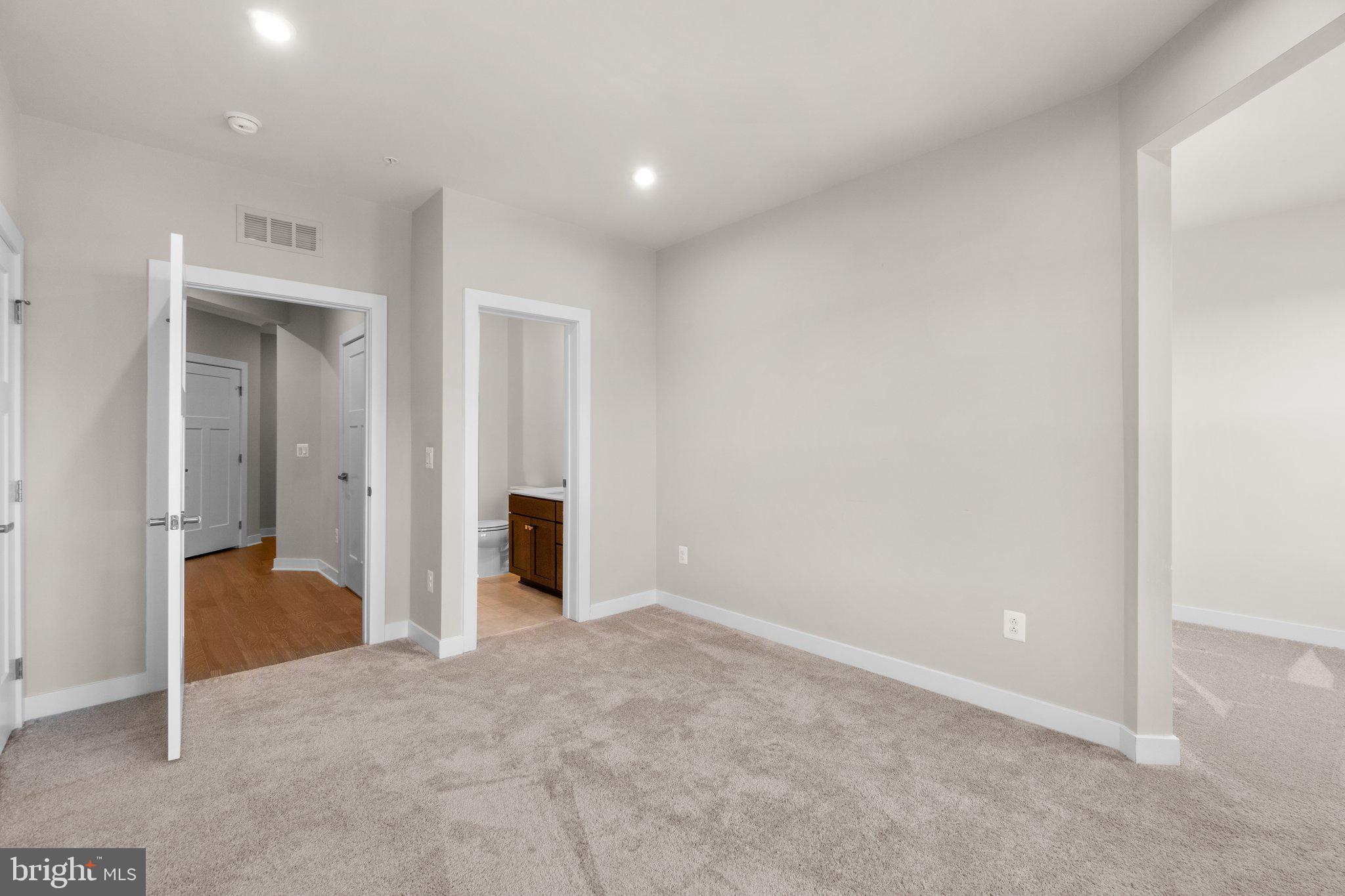 THE WOODLANDS - Residential Lease