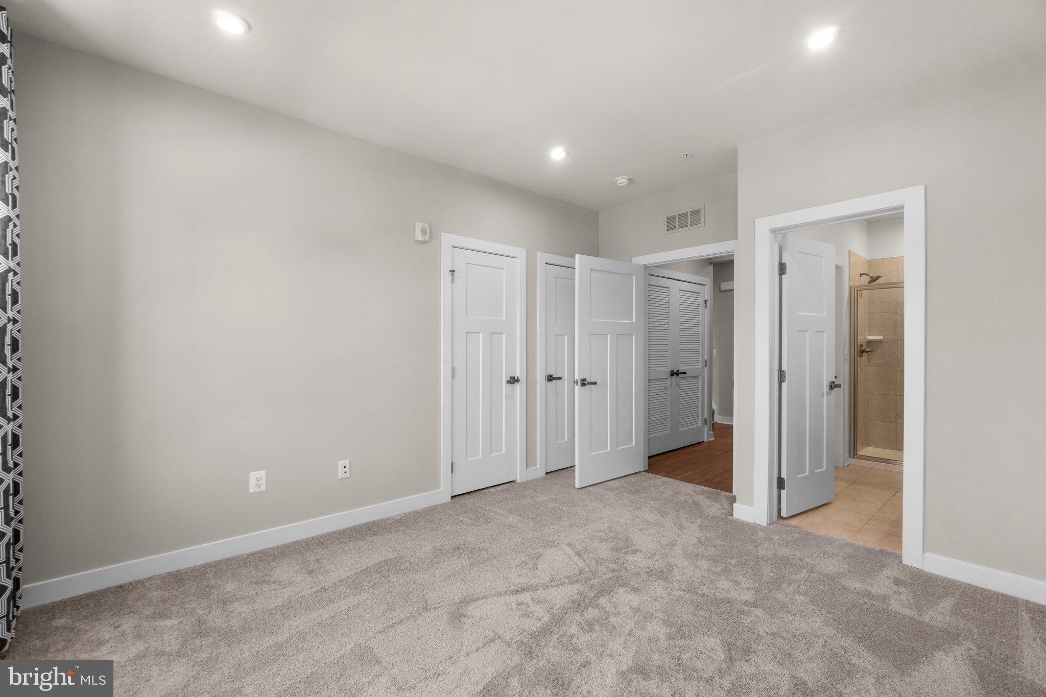 THE WOODLANDS - Residential Lease