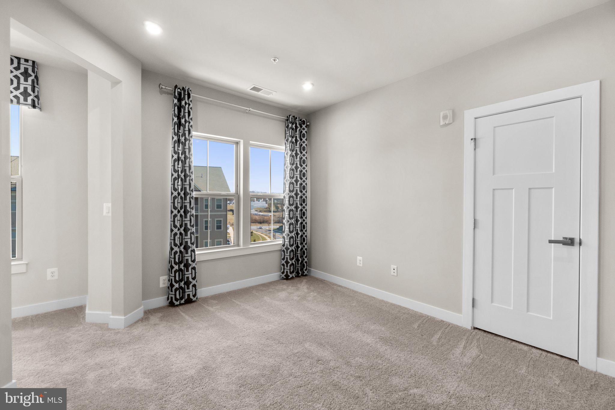 THE WOODLANDS - Residential Lease