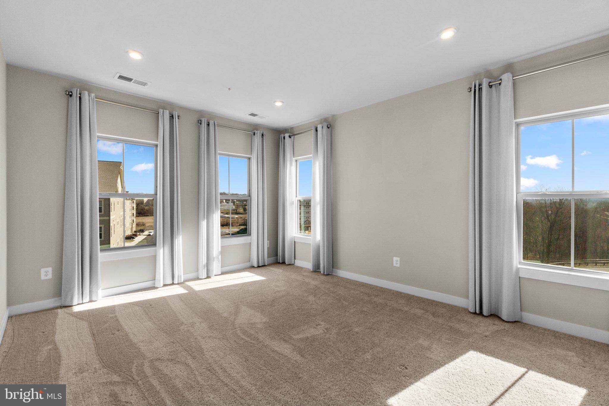 THE WOODLANDS - Residential Lease