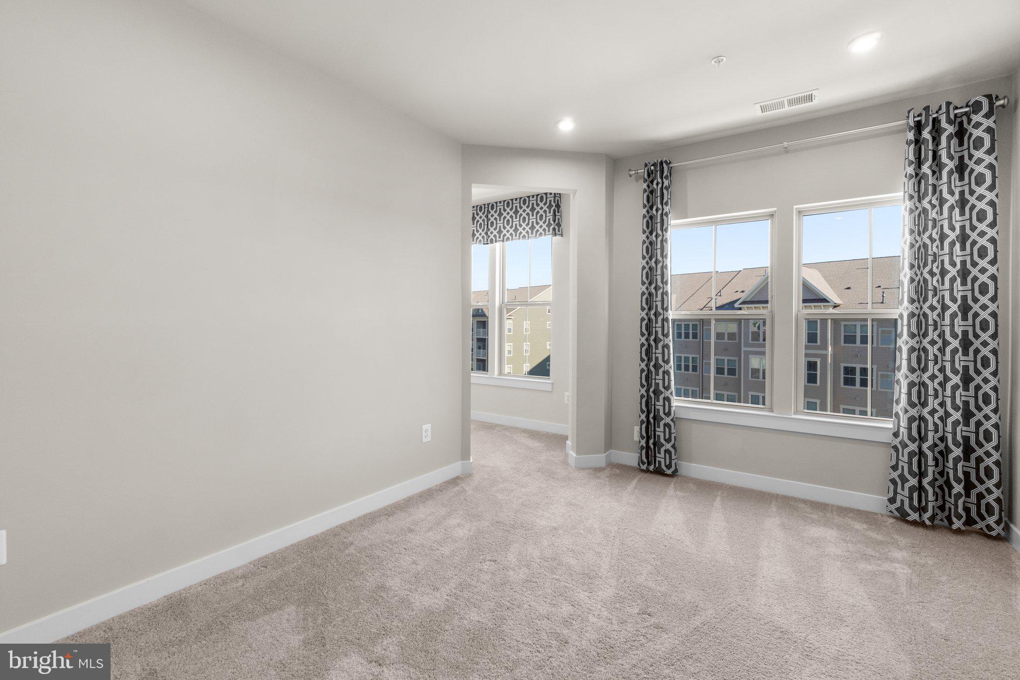 THE WOODLANDS - Residential Lease