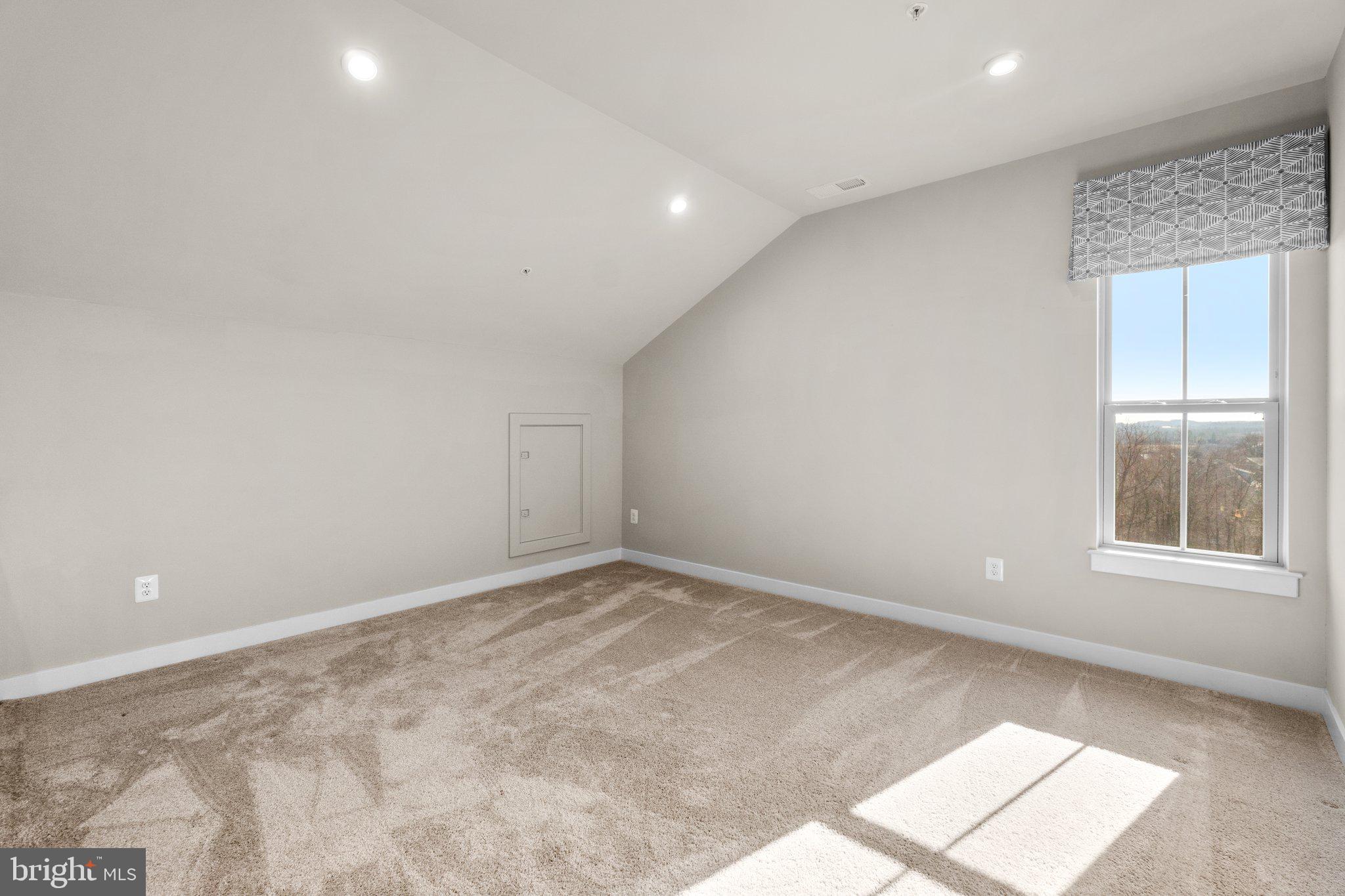 THE WOODLANDS - Residential Lease