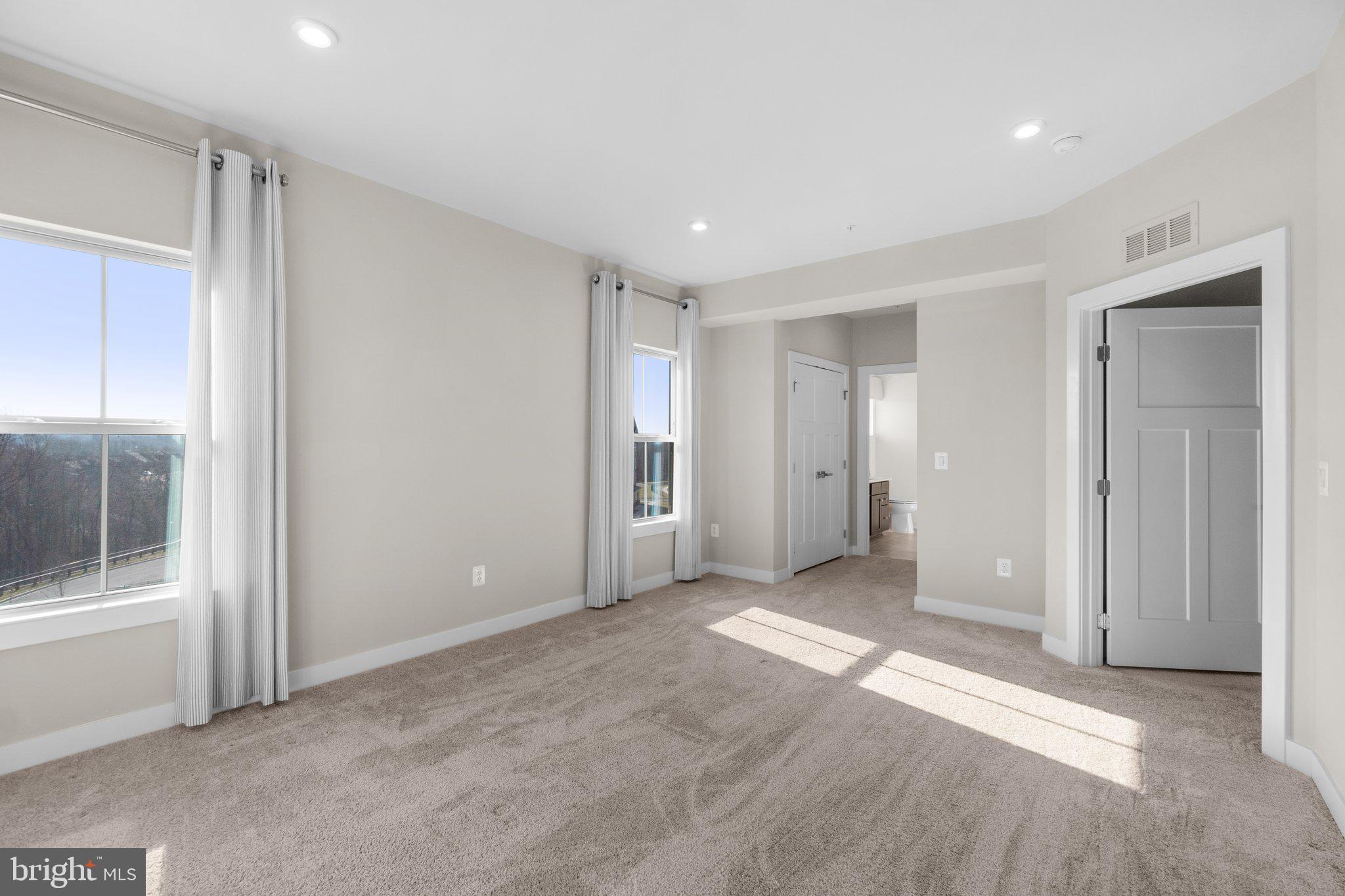 THE WOODLANDS - Residential Lease