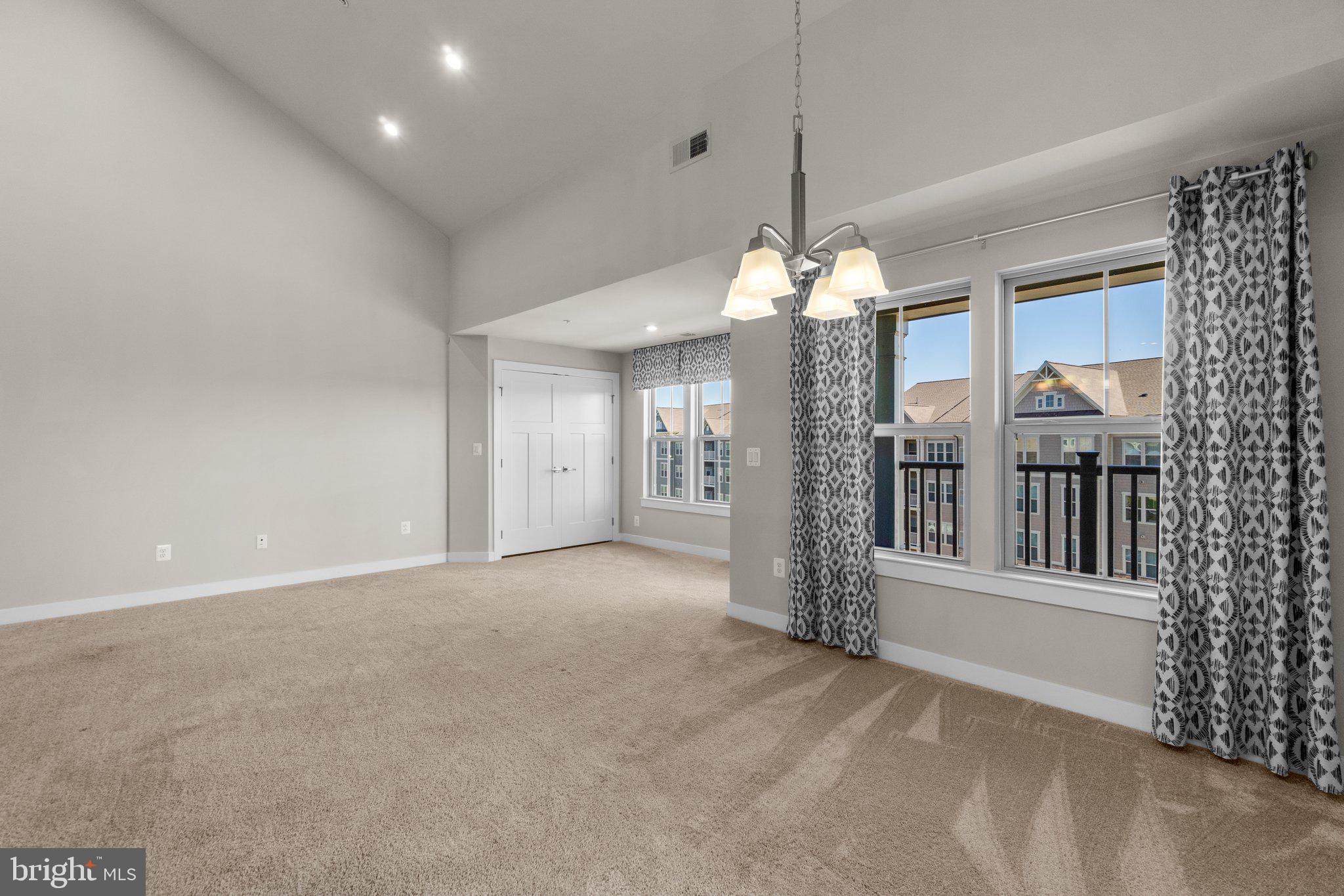 THE WOODLANDS - Residential Lease