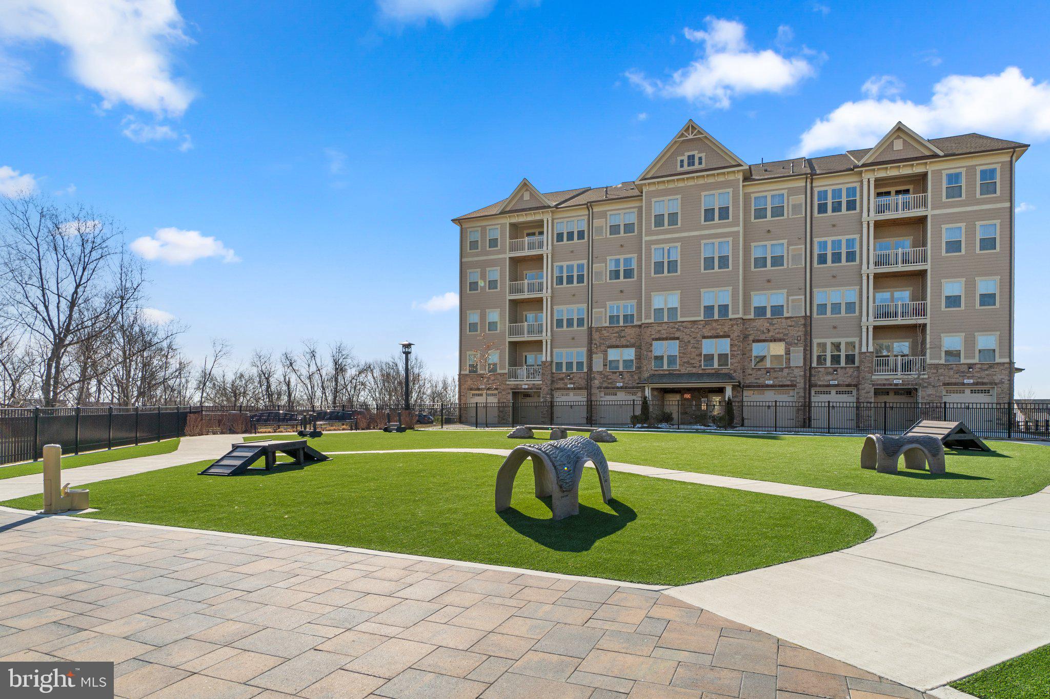 THE WOODLANDS - Residential Lease