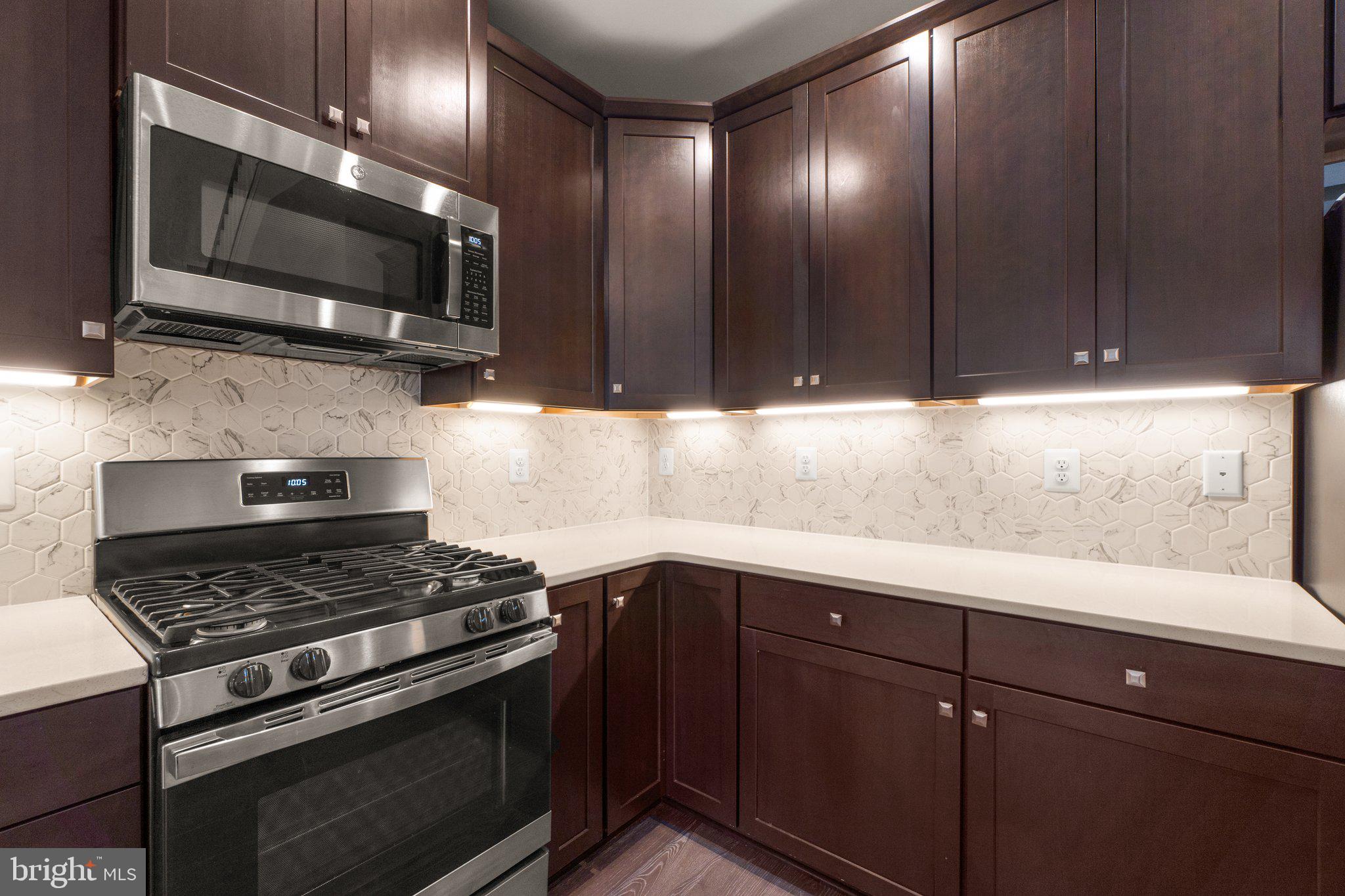 THE WOODLANDS - Residential Lease