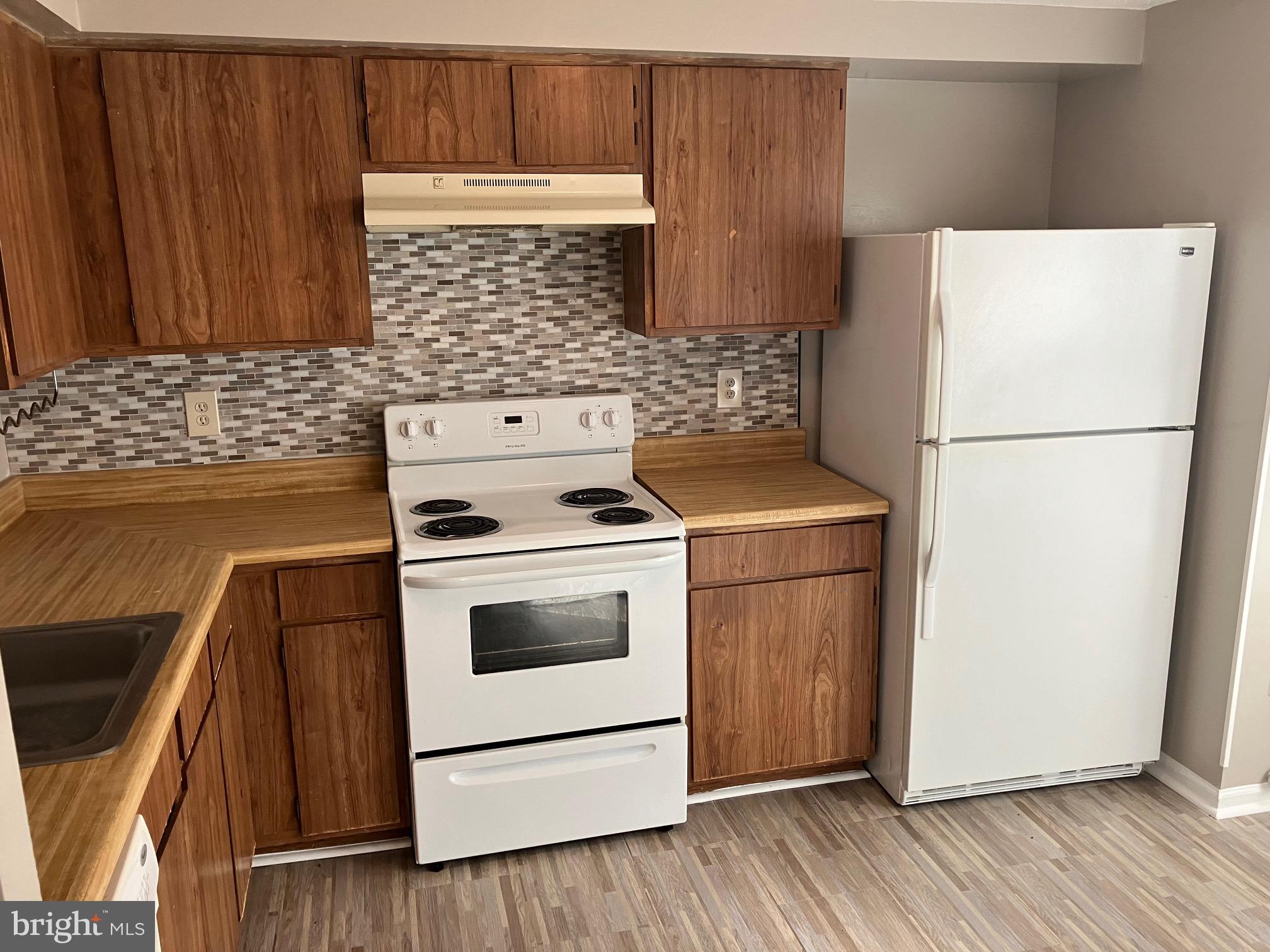 RIDGEVIEW ESTATES - Residential Lease