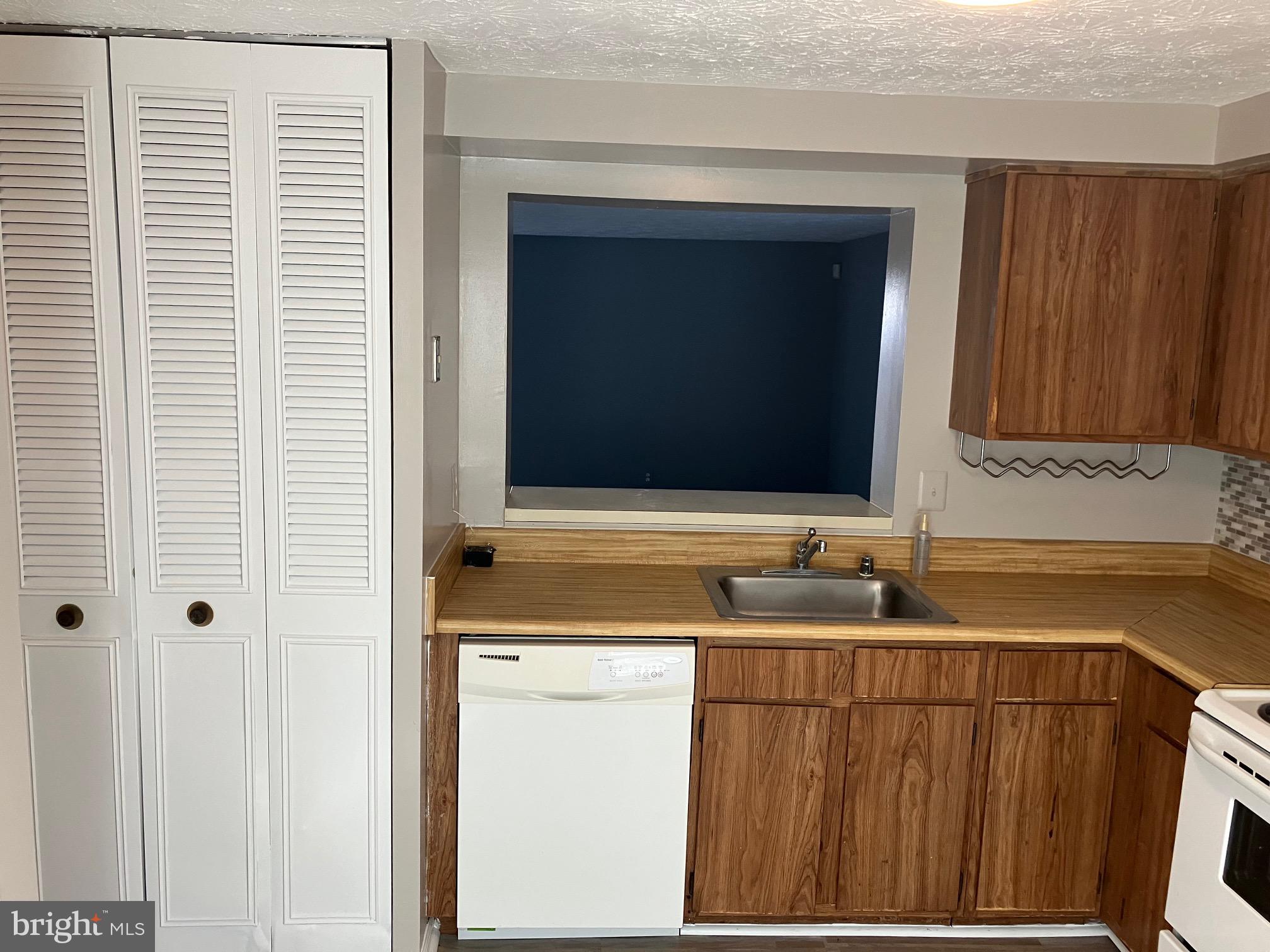 RIDGEVIEW ESTATES - Residential Lease