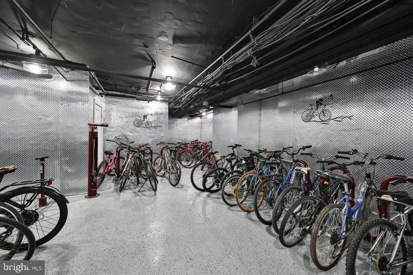 UNIVERSITY CITY - Residential Lease