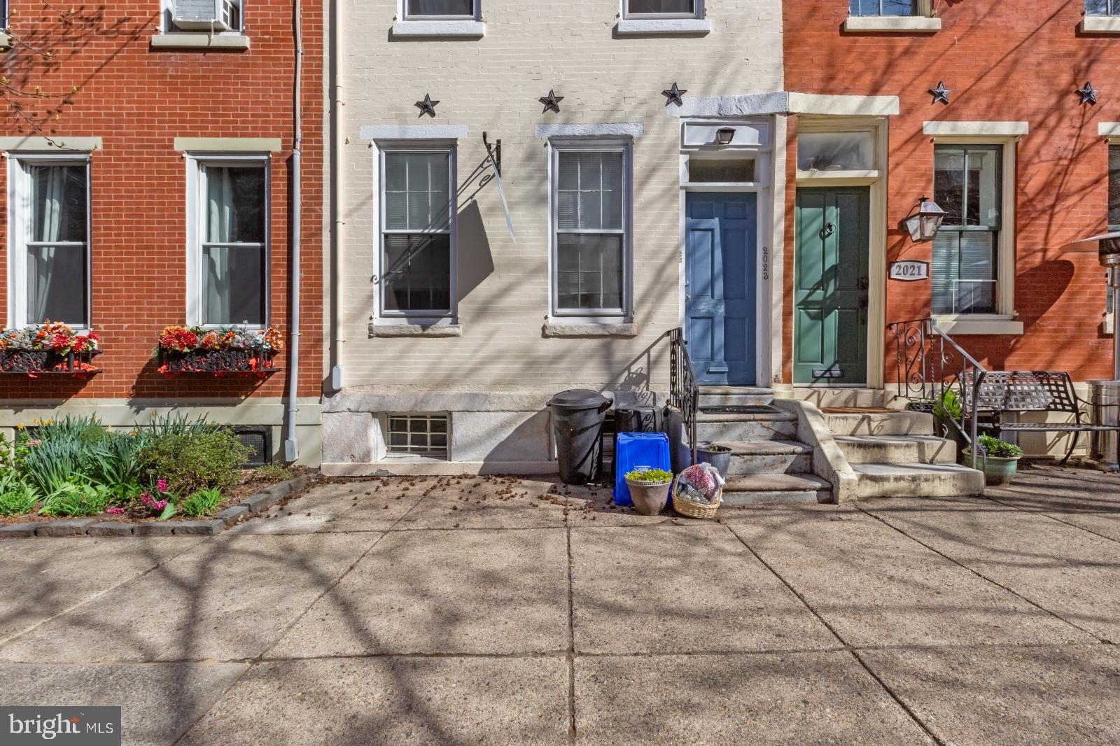 FAIRMOUNT - Residential Lease