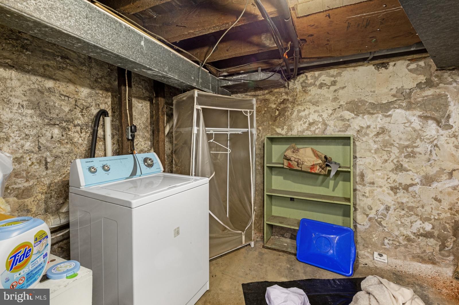 FAIRMOUNT - Residential Lease
