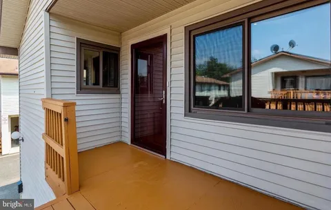 8420 Huerta Court Unit 162, Alexandria, VA MLS: VAFX2258422