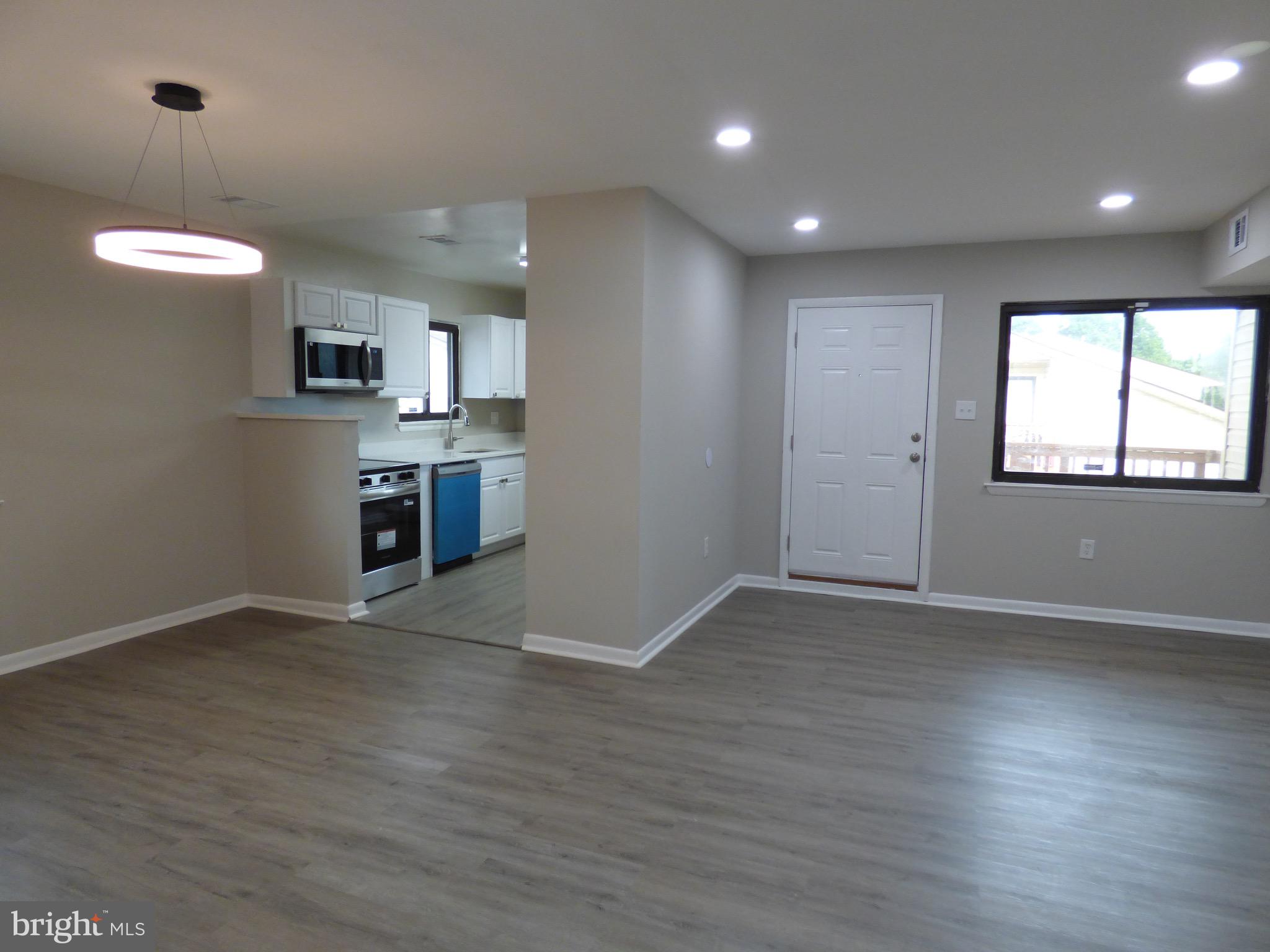 PINEWOOD LAWNS - Residential