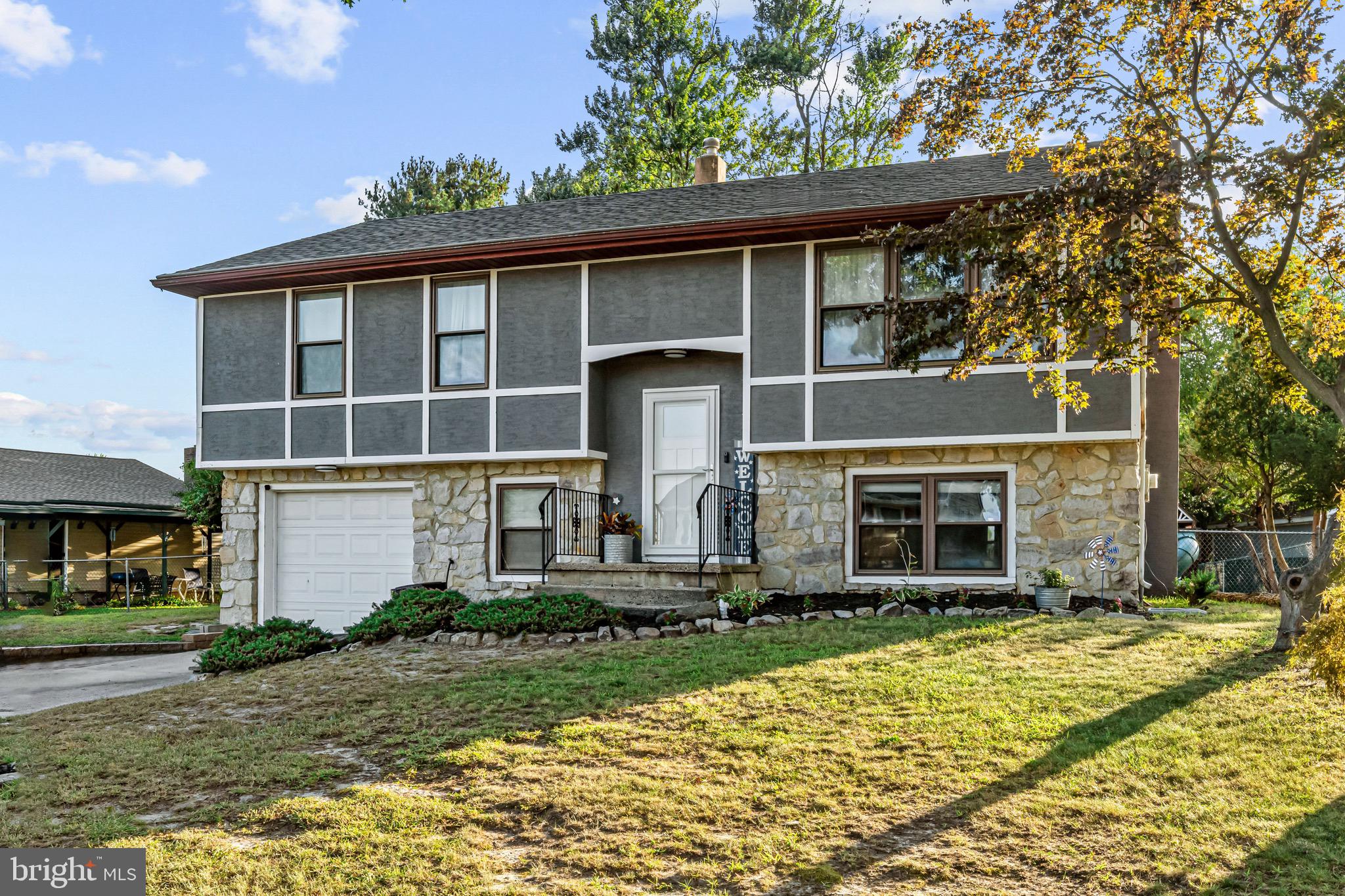 569 SHERRY DRIVE