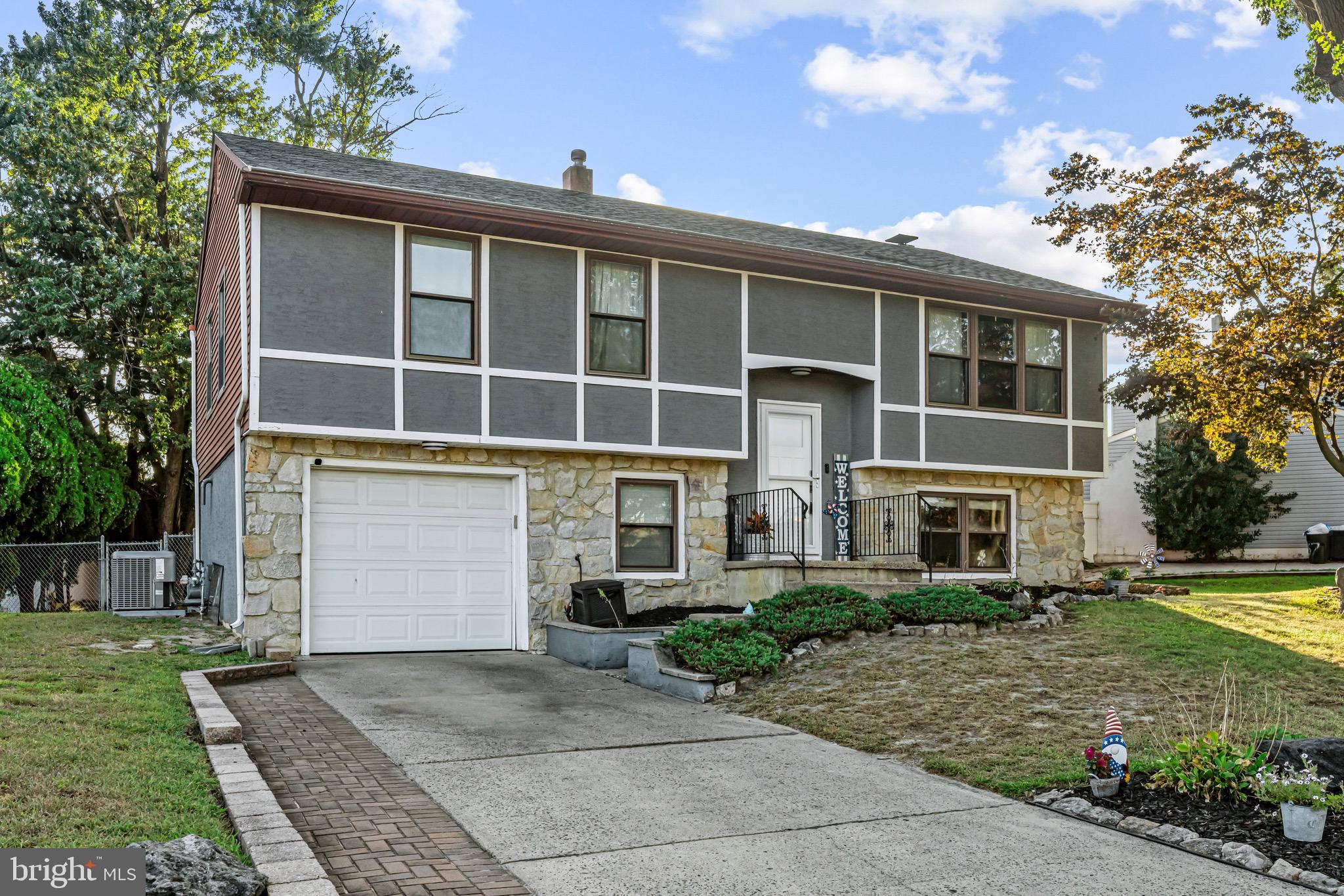 569 SHERRY DRIVE