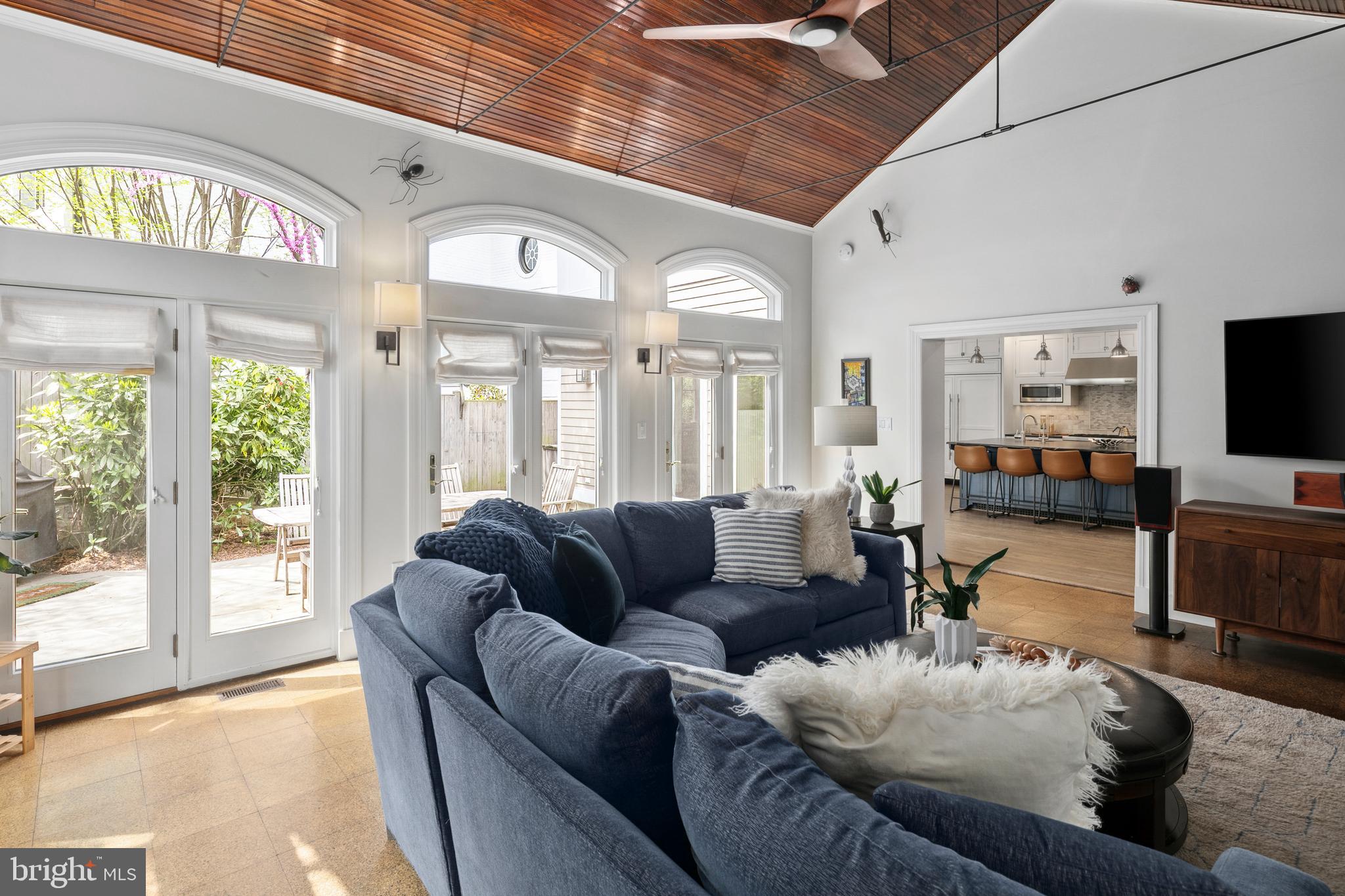 LYON VILLAGE - Residential