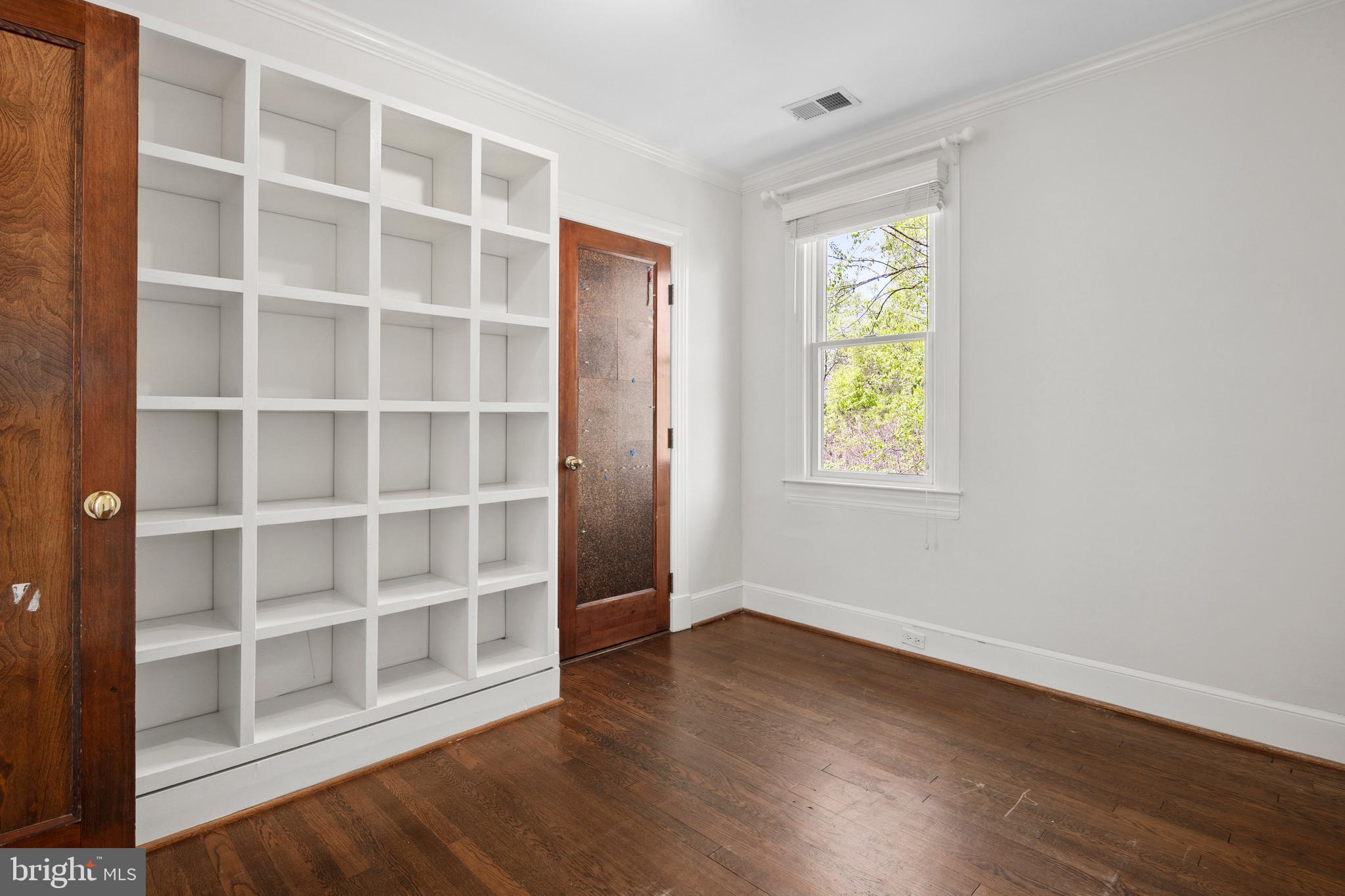 LYON VILLAGE - Residential