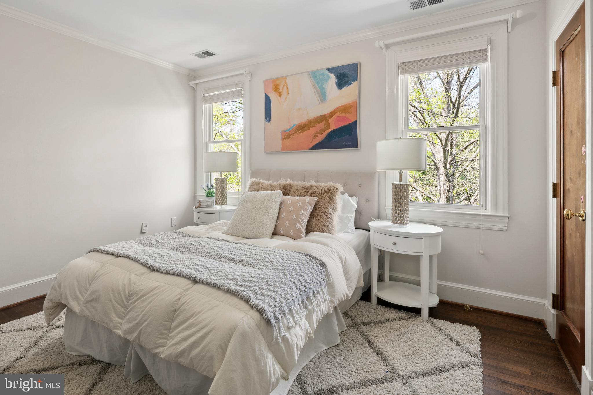 LYON VILLAGE - Residential