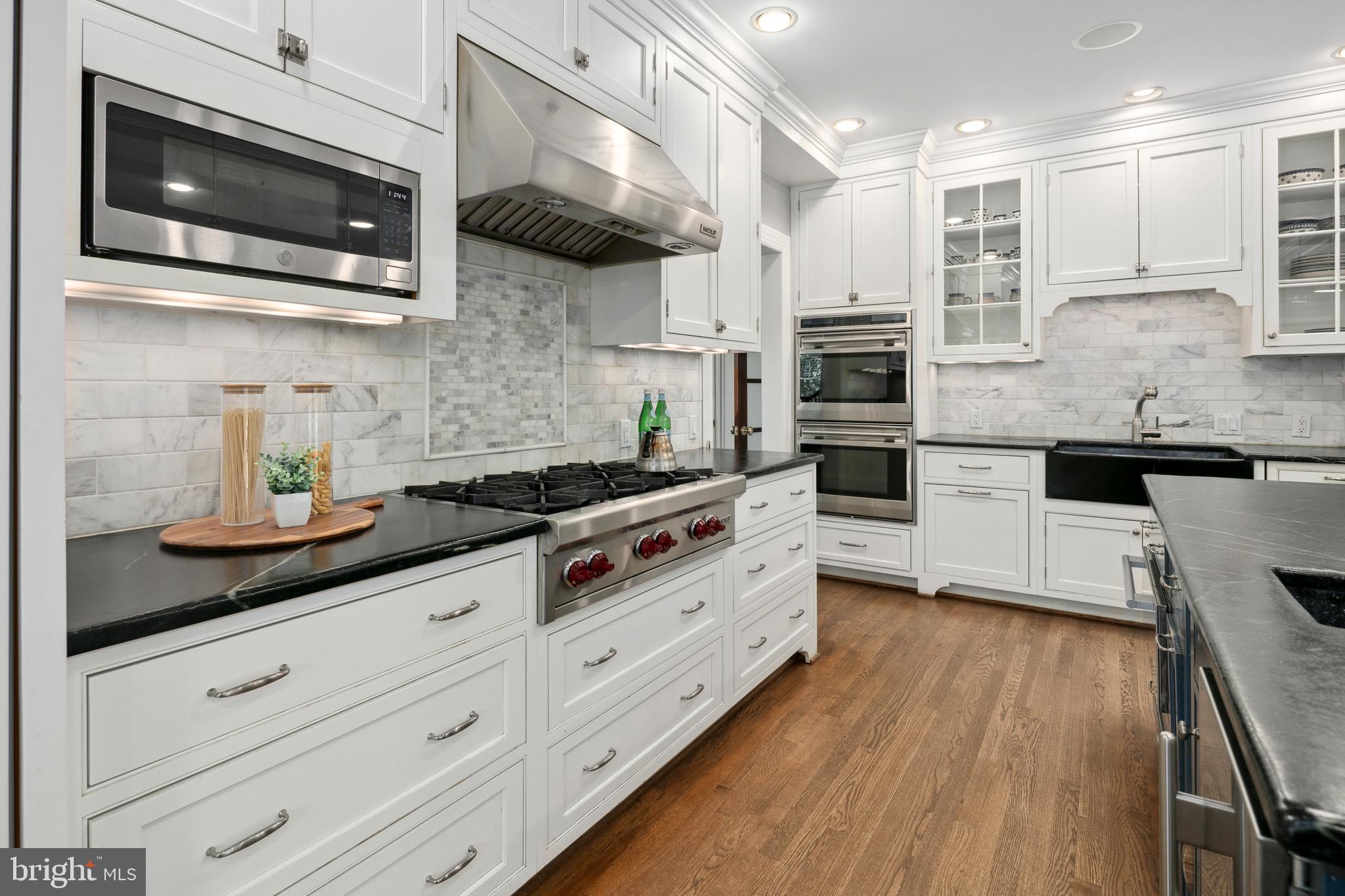 LYON VILLAGE - Residential