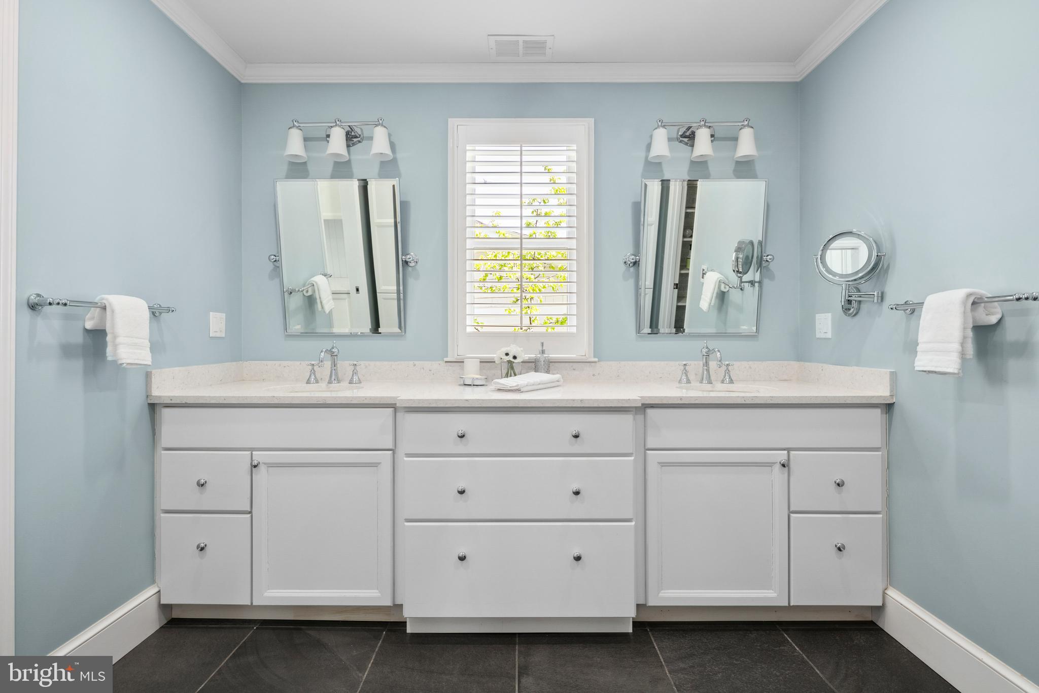 LYON VILLAGE - Residential