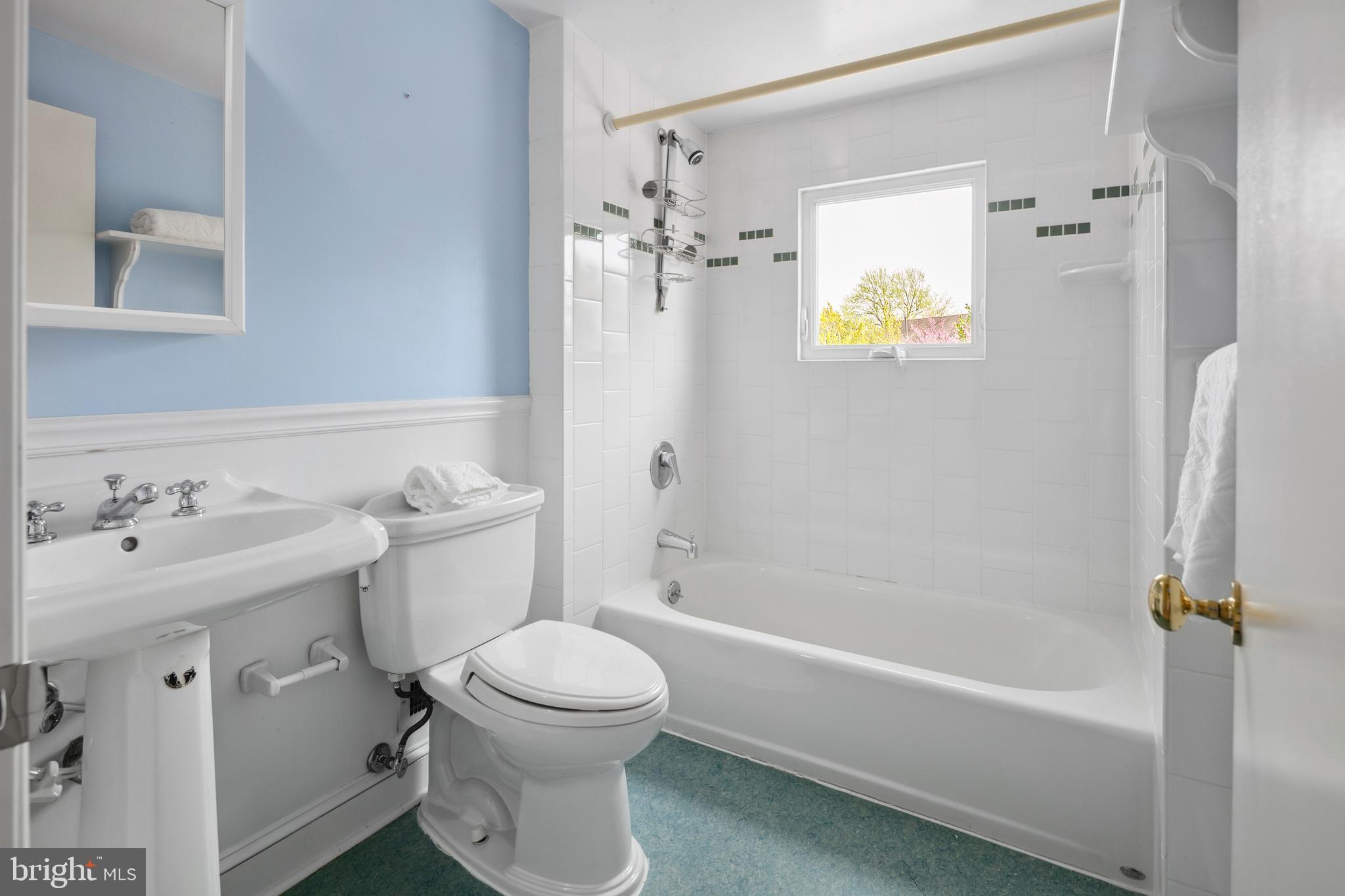 LYON VILLAGE - Residential