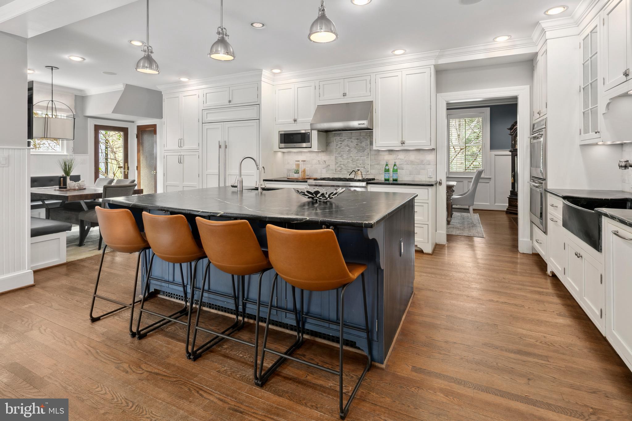 LYON VILLAGE - Residential