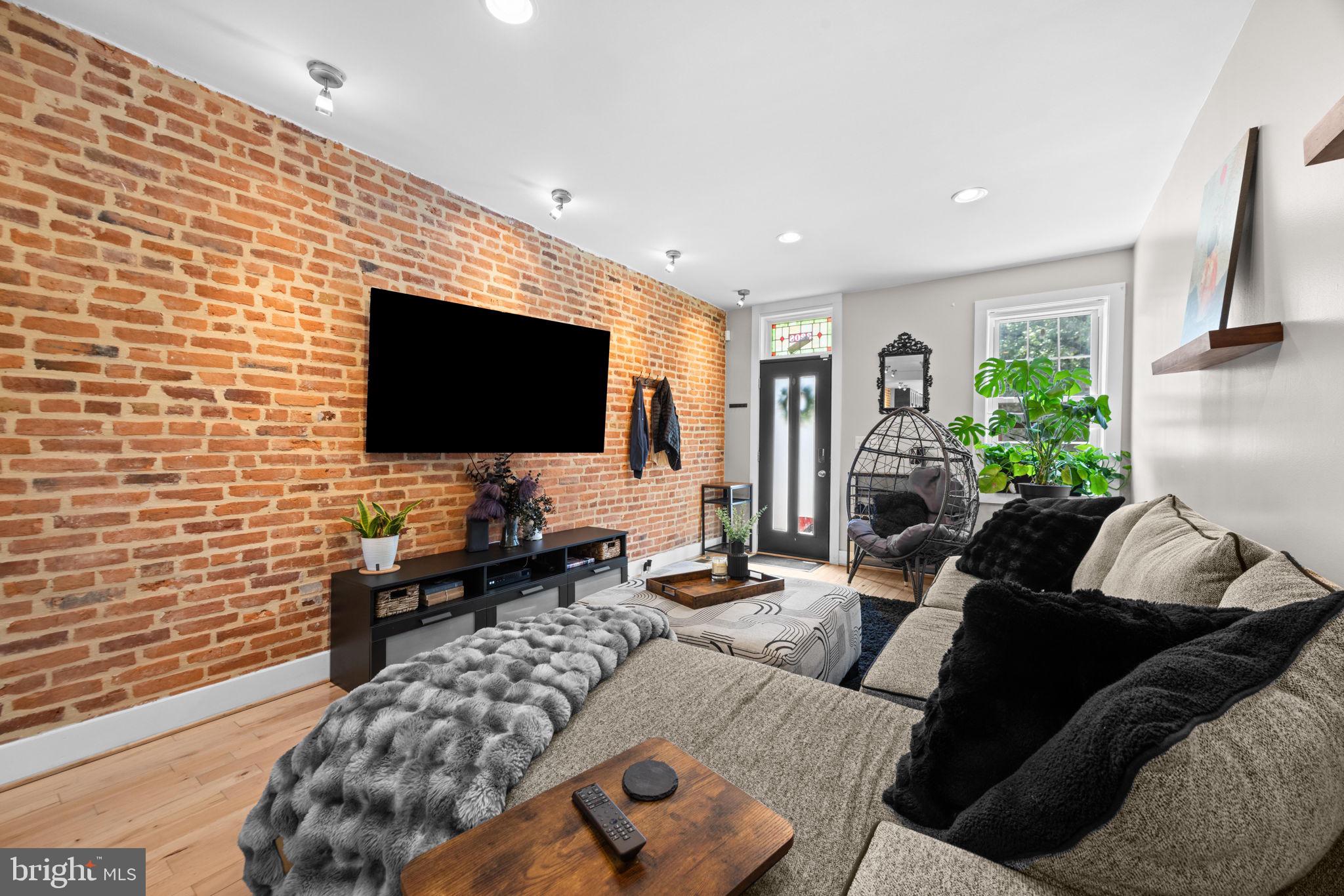 3208 ELLIOTT STREET