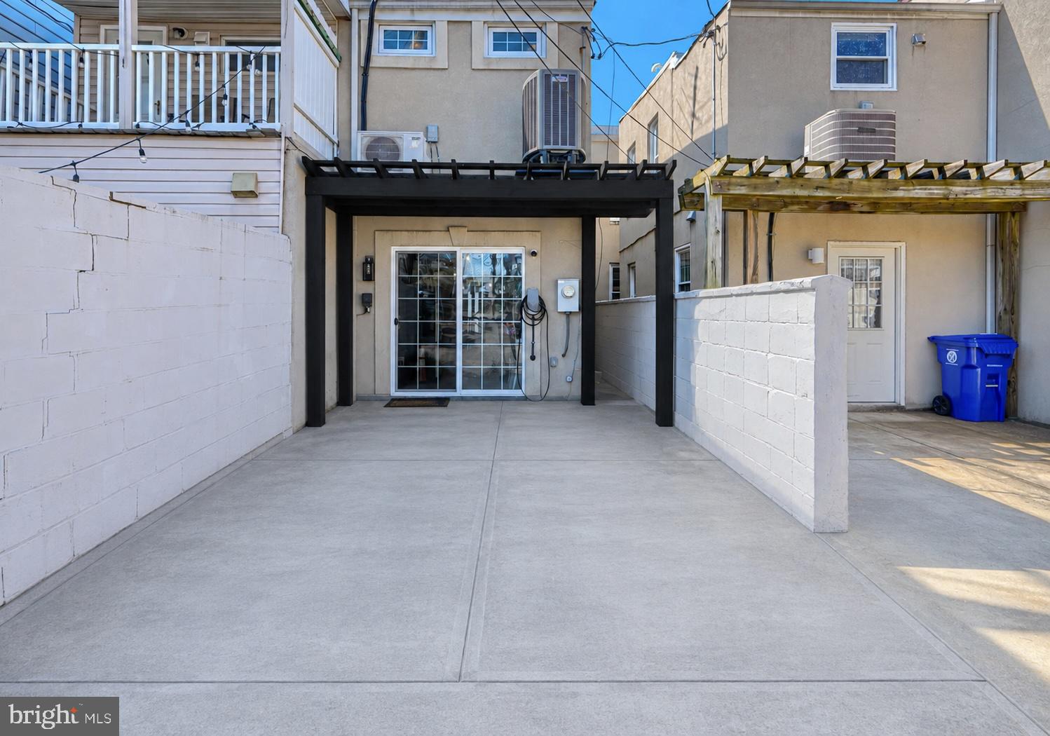 3208 ELLIOTT STREET