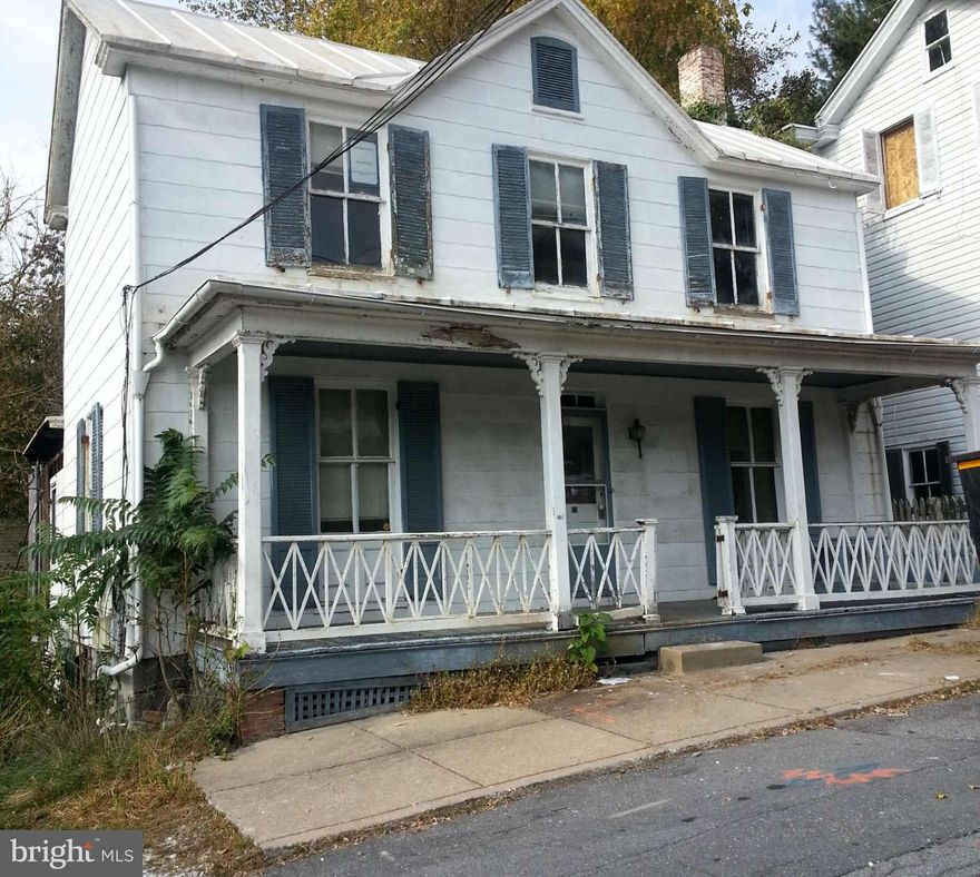 **THIS IS A COMPLETE REHAB FOR INVESTORS OR CASH BUYERS ONLY!** GREAT LOCATION OVERLOOKING MAIN STREET AND DOWNTOWN ELLICOTT CITY**HOUSE SITS ON HIGH GROUND AND DID NOT GET TOUCHED BY FLOODS!!** 2 CAR PARKING PAD**CAN BE COMMERCIAL OFFICE SPACE OR RESIDENTIAL OR COMBO OF BOTH**WONDERFUL POTENTIAL BUT "AS IS" SHELL.*** - LISTING AGENT WILL ACCOMPANY ALL SERIOUS BUYERS AT DESIGNATED TIMES**